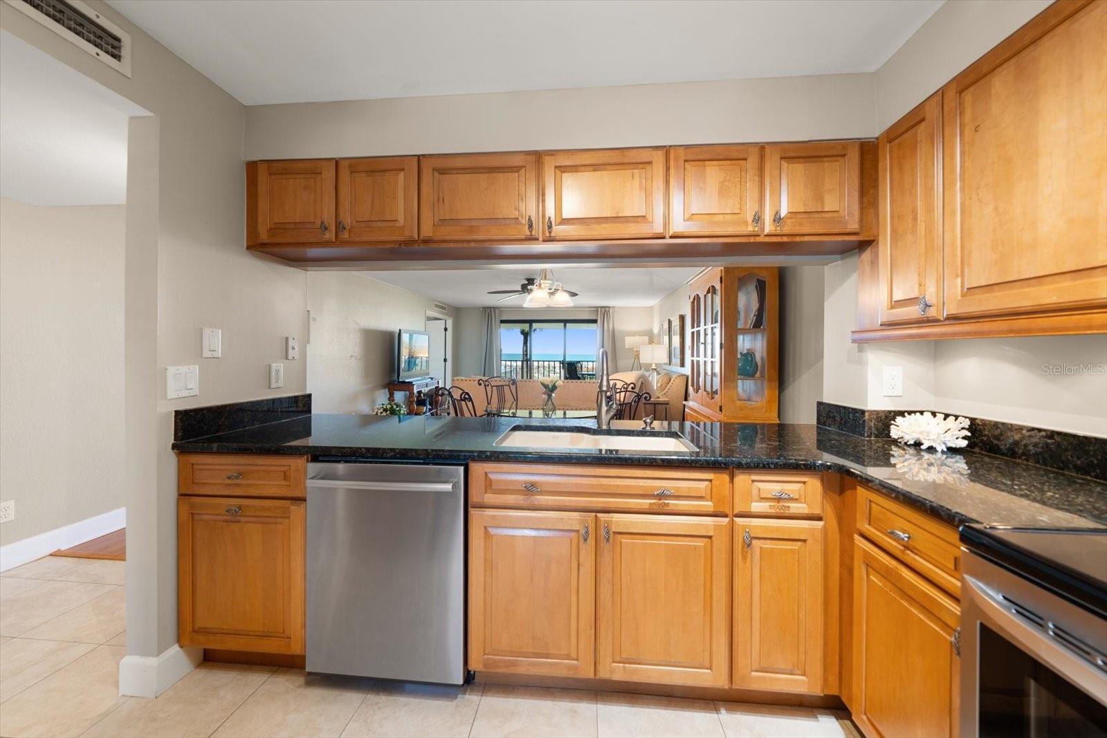 Image 13 of 44 For 4450 Gulf Boulevard 110