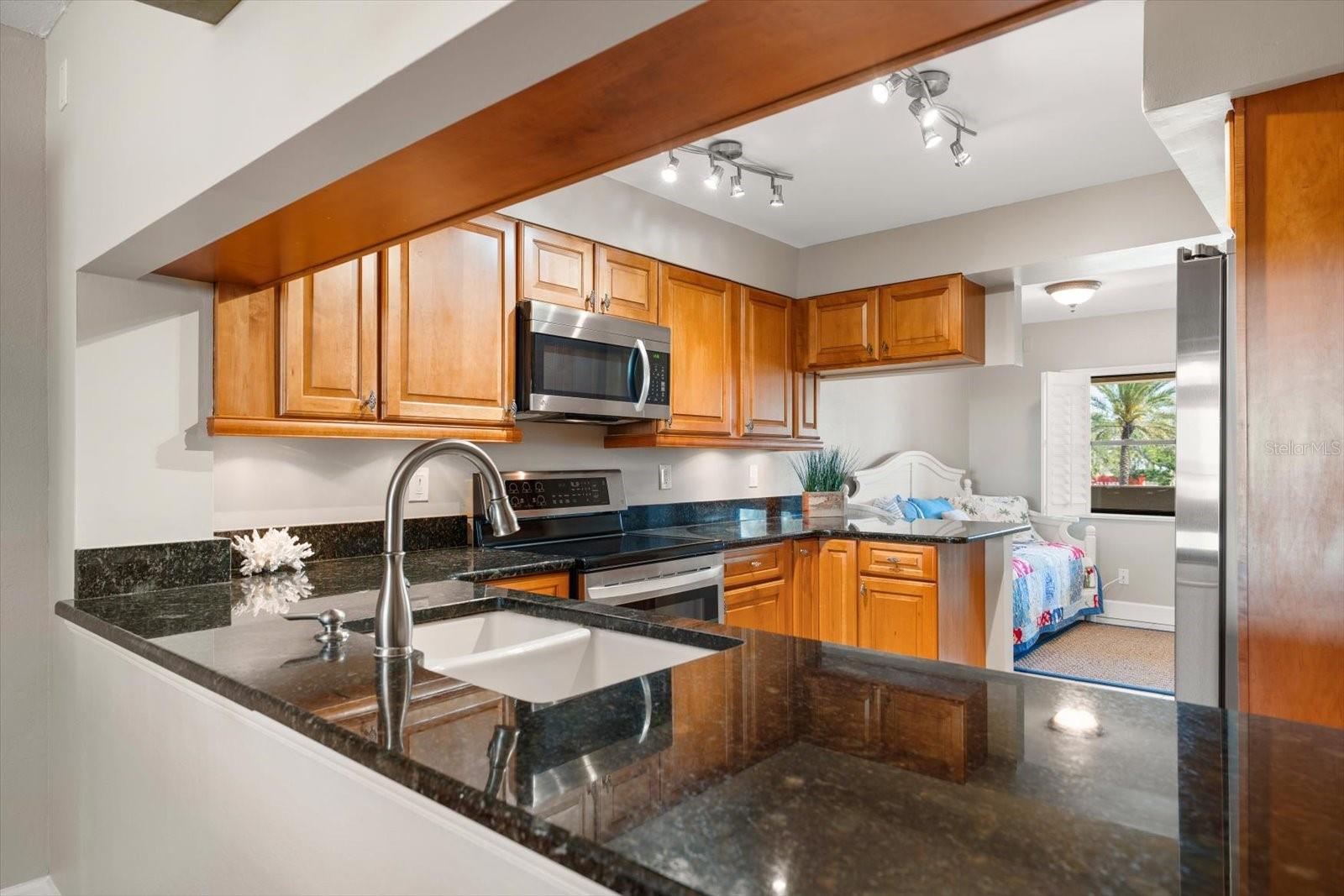 Image 14 of 44 For 4450 Gulf Boulevard 110