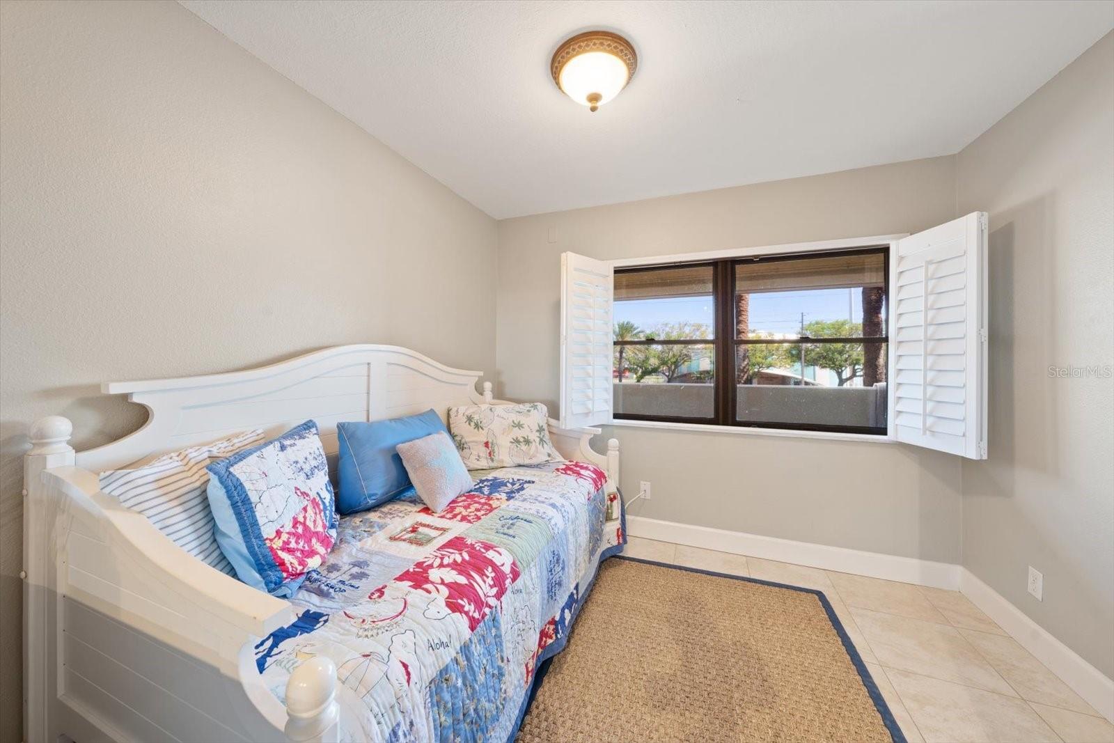 Image 29 of 44 For 4450 Gulf Boulevard 110