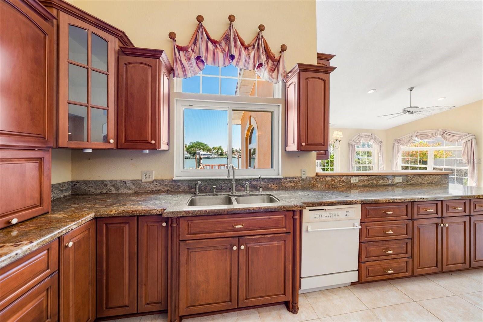 Image 16 of 53 For 483 Harbor Drive N