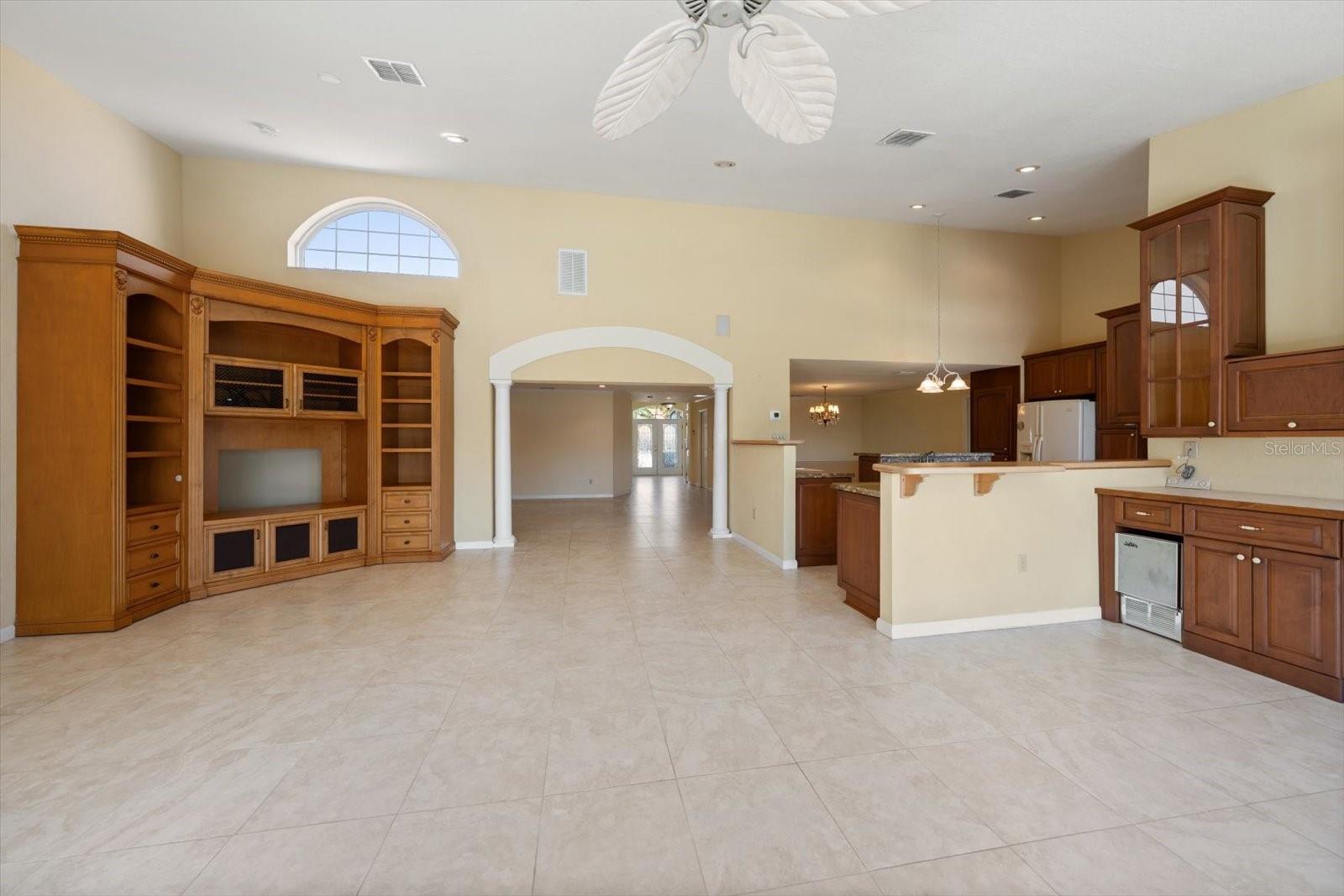 Image 19 of 53 For 483 Harbor Drive N