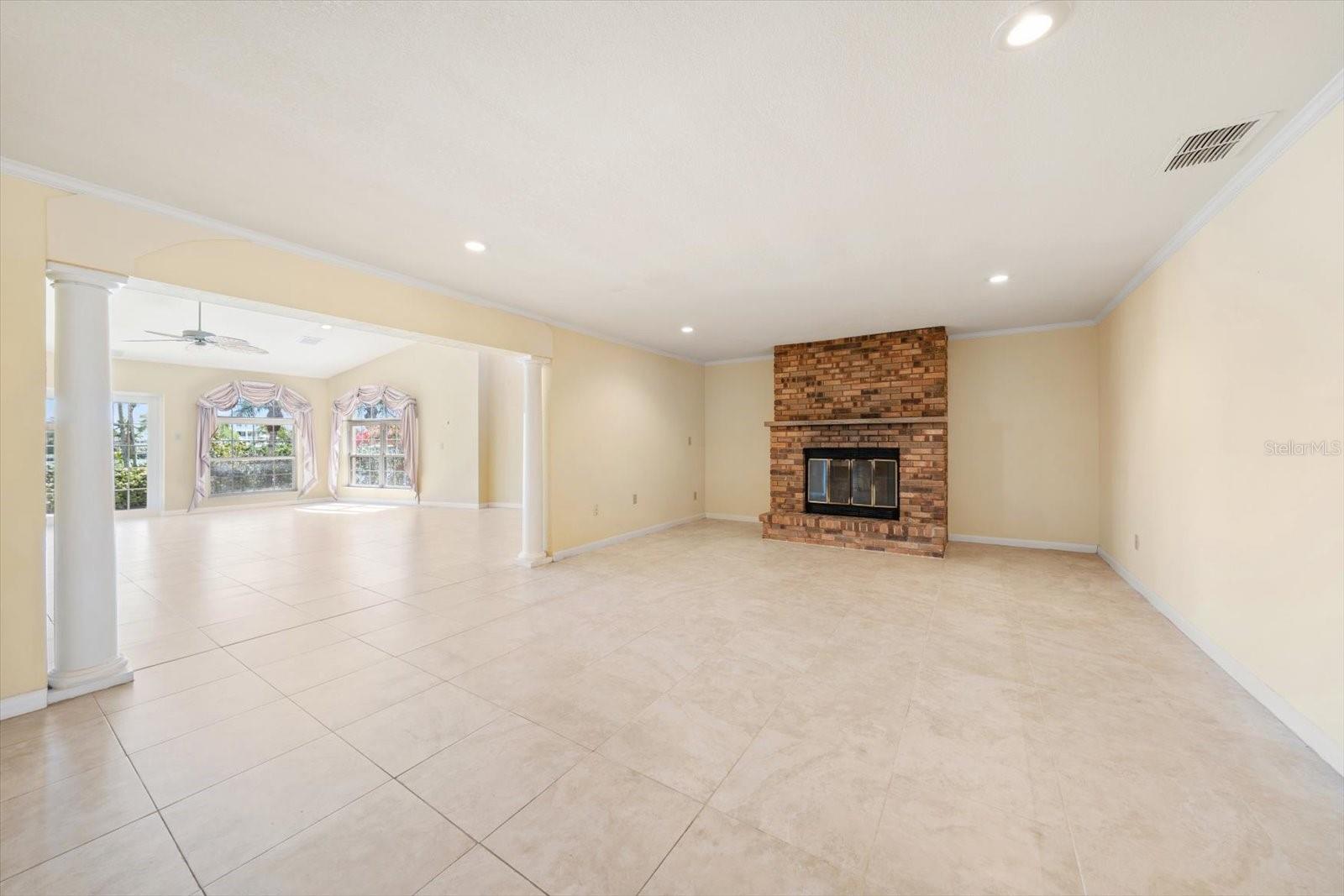 Image 22 of 53 For 483 Harbor Drive N