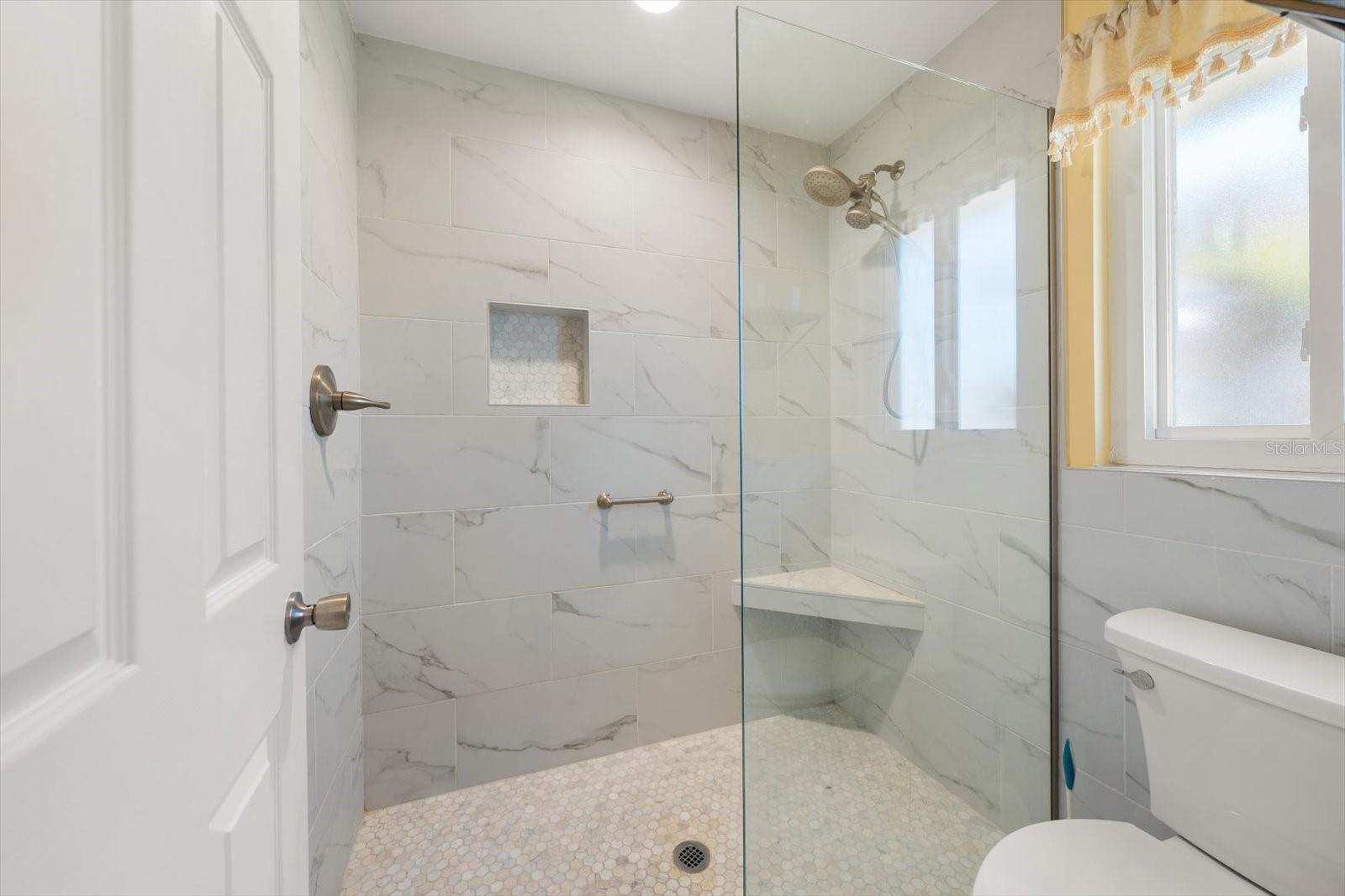 Image 26 of 53 For 483 Harbor Drive N