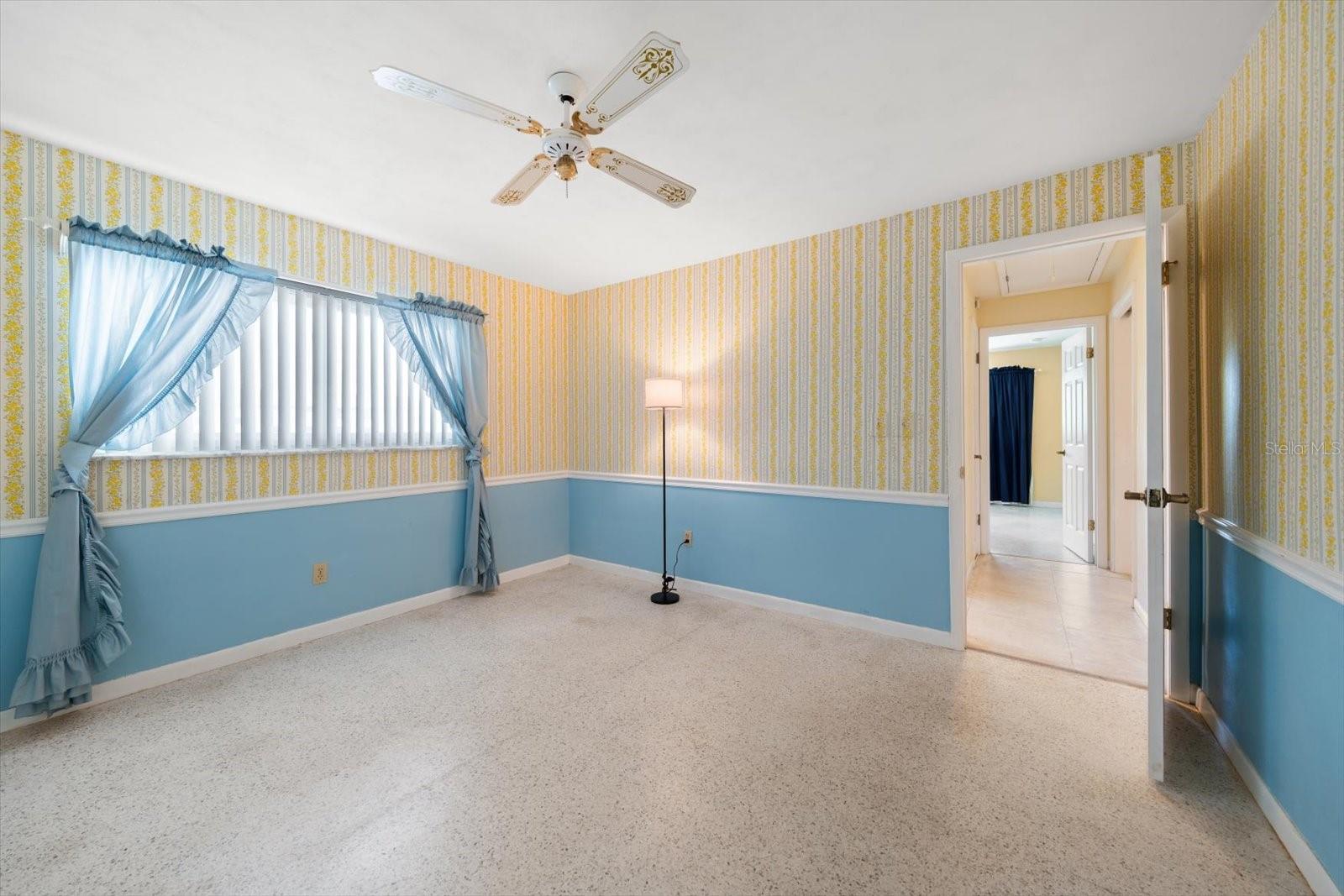 Image 33 of 53 For 483 Harbor Drive N