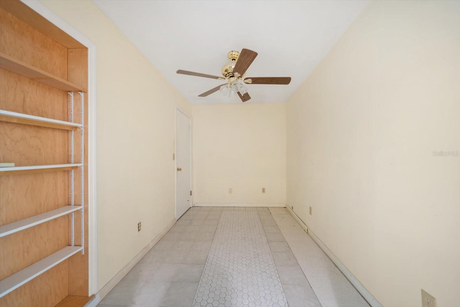 Image 37 of 53 For 483 Harbor Drive N