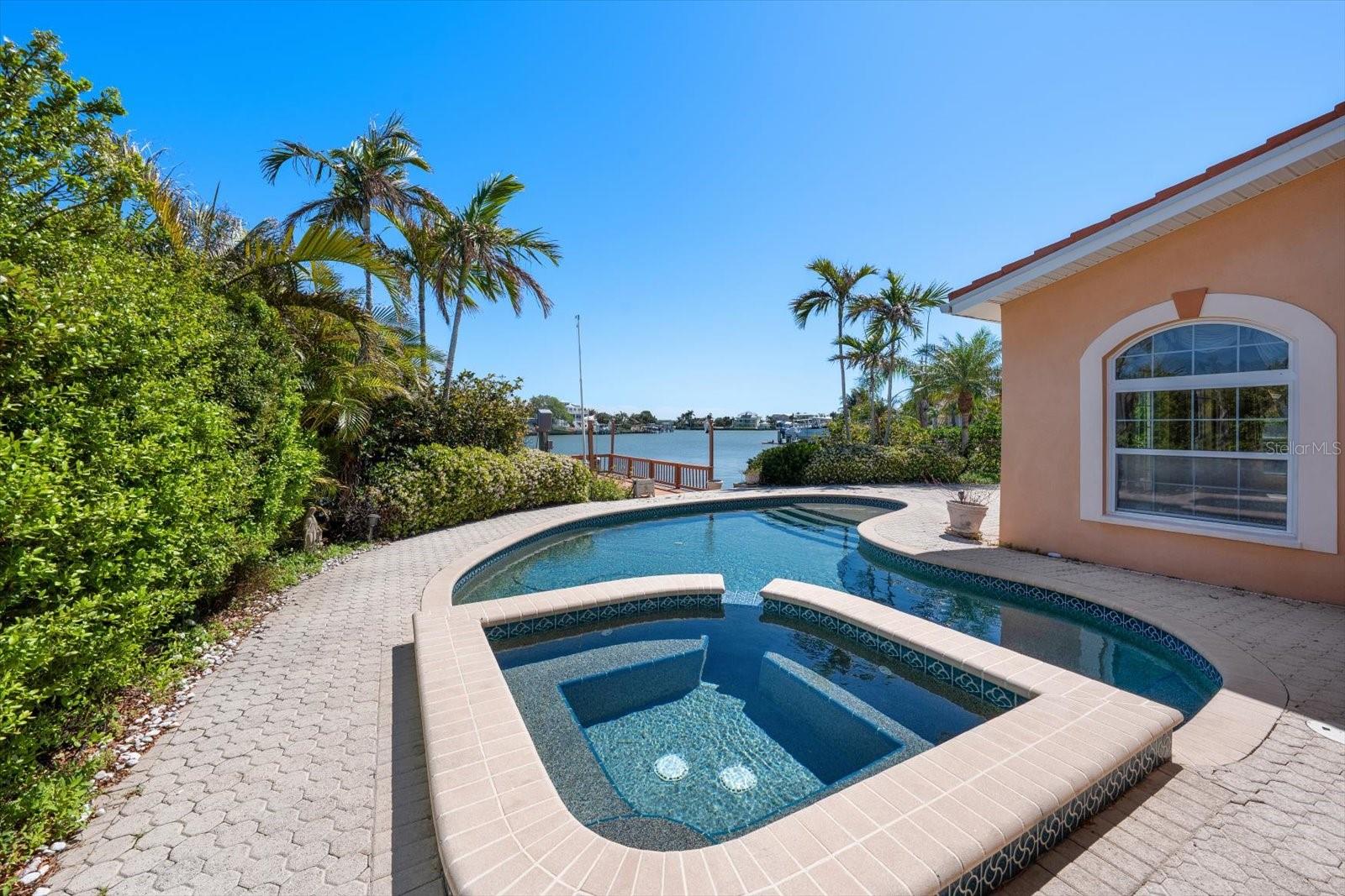 Image 42 of 53 For 483 Harbor Drive N