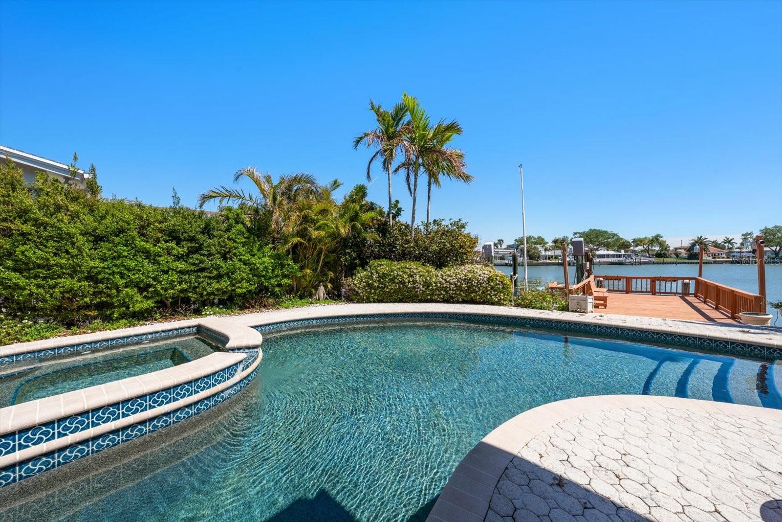 Image 9 of 53 For 483 Harbor Drive N