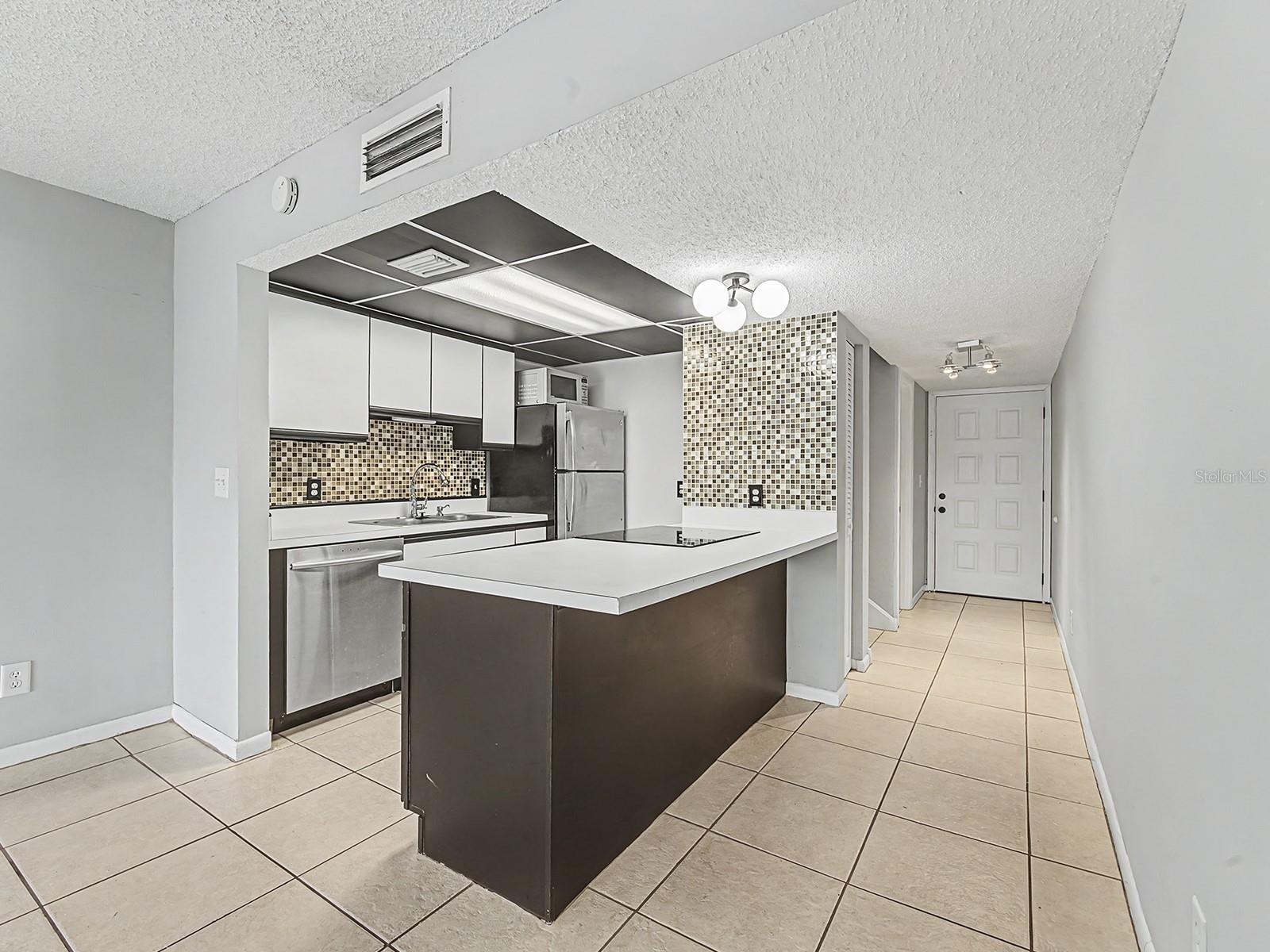 Image 10 of 16 For 6321 Newtown Circle 21b8