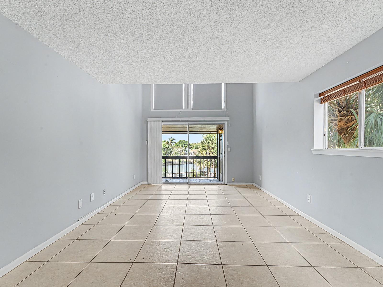 Image 11 of 16 For 6321 Newtown Circle 21b8