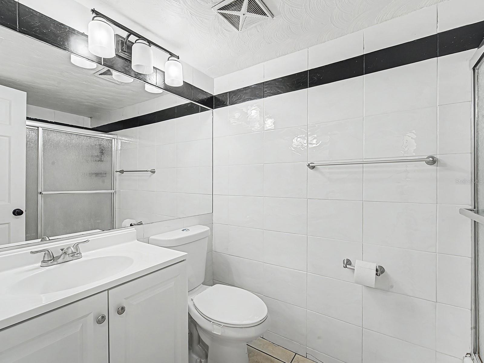 Image 14 of 16 For 6321 Newtown Circle 21b8