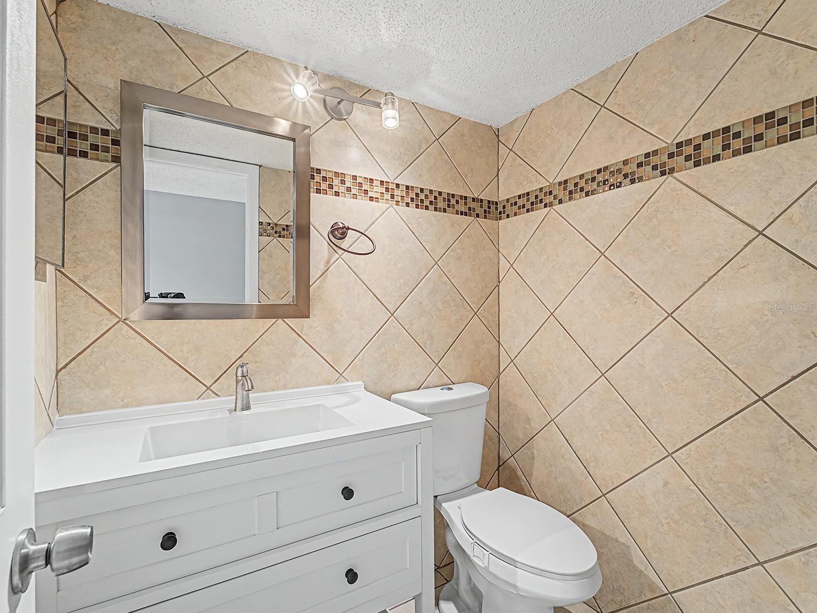 Image 5 of 16 For 6321 Newtown Circle 21b8