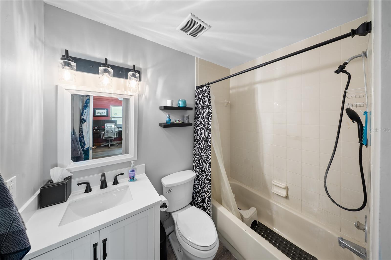 Image 15 of 28 For 6908 Spanish Moss Circle