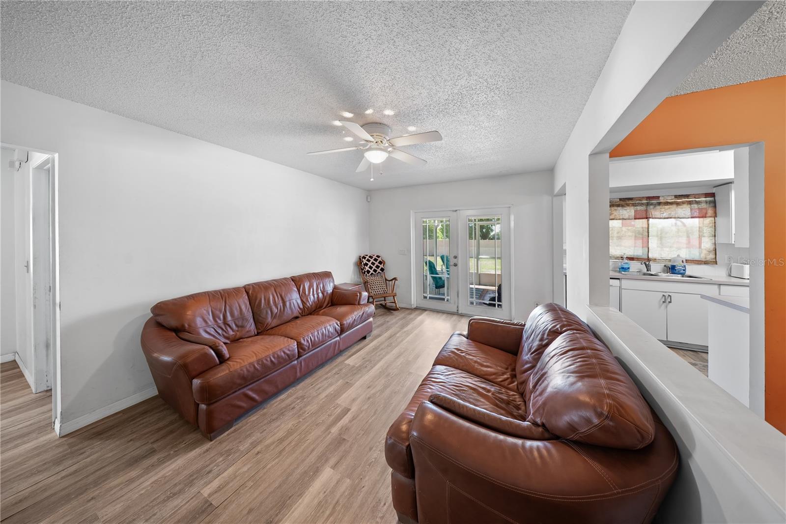 Image 20 of 28 For 6908 Spanish Moss Circle