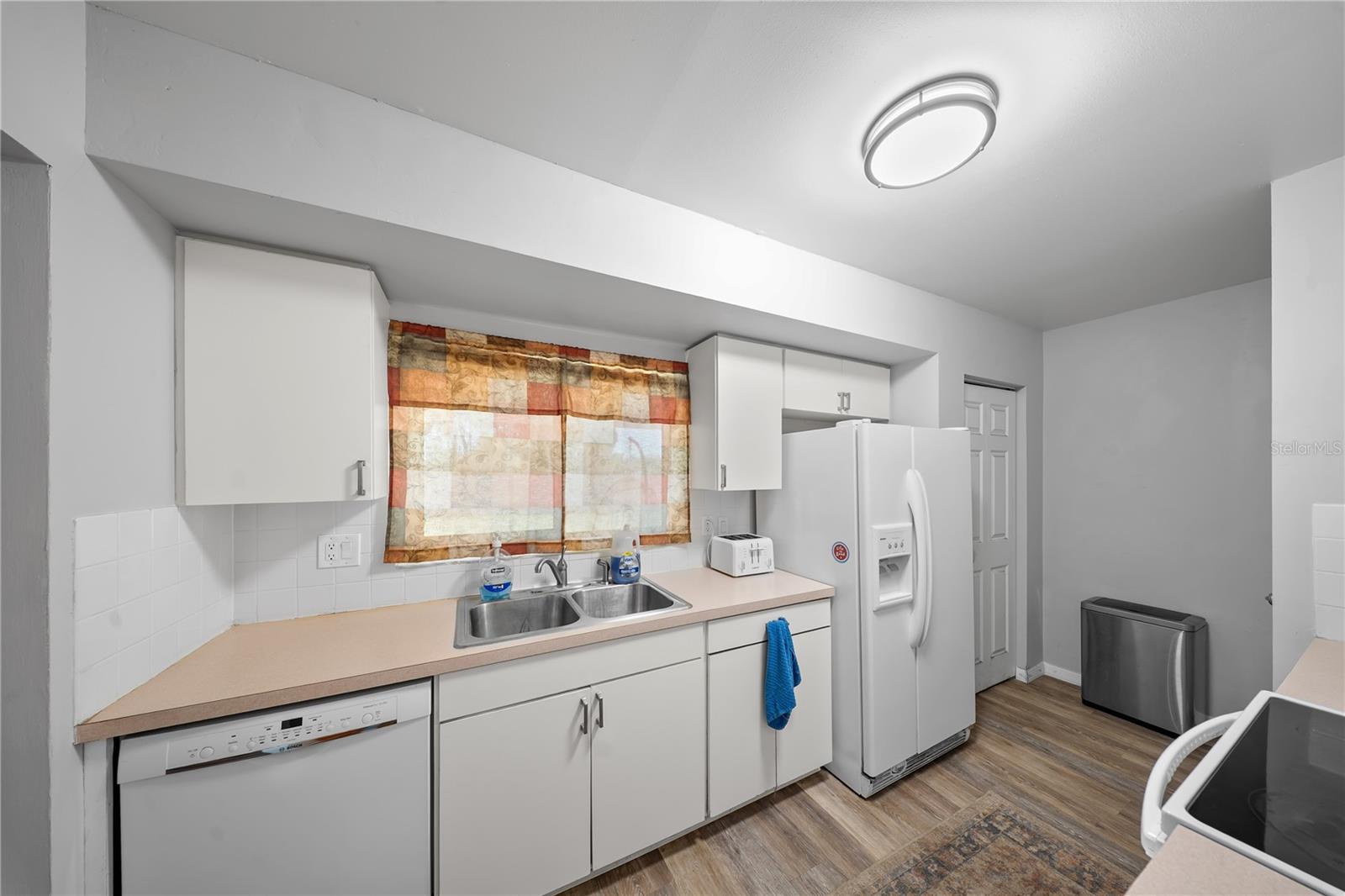 Image 6 of 28 For 6908 Spanish Moss Circle