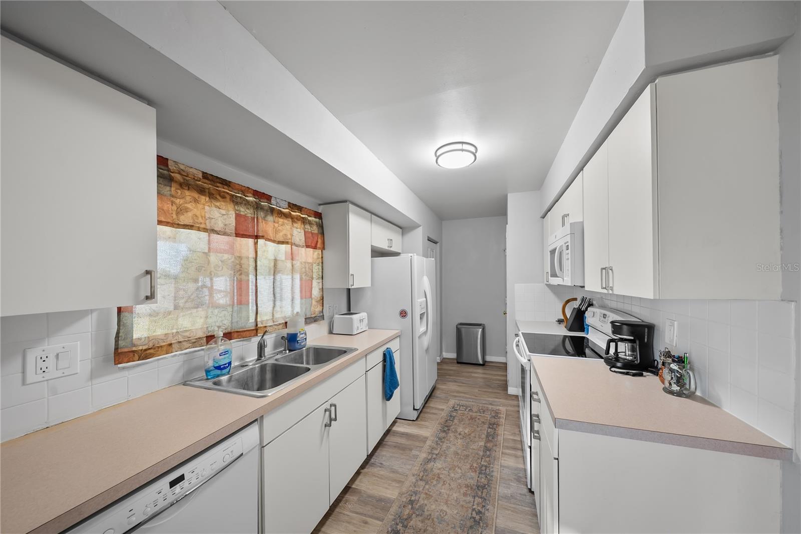 Image 7 of 28 For 6908 Spanish Moss Circle