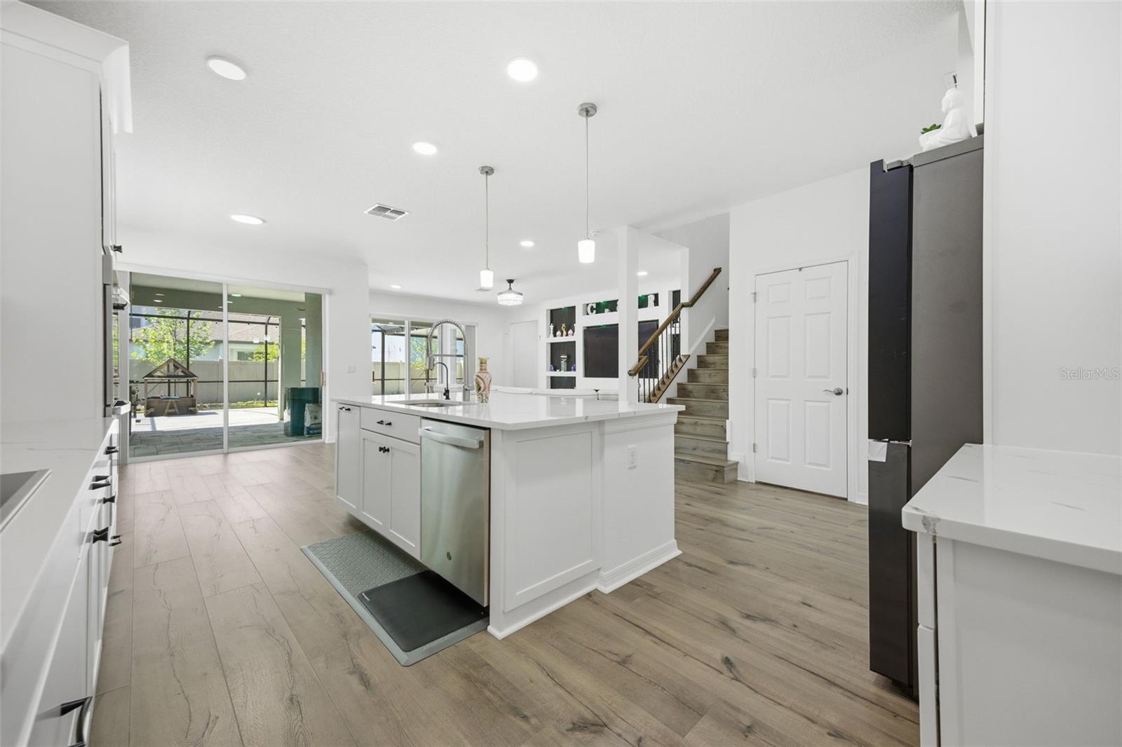 Listing photo id 14 for 7792 Notched Pine Bend