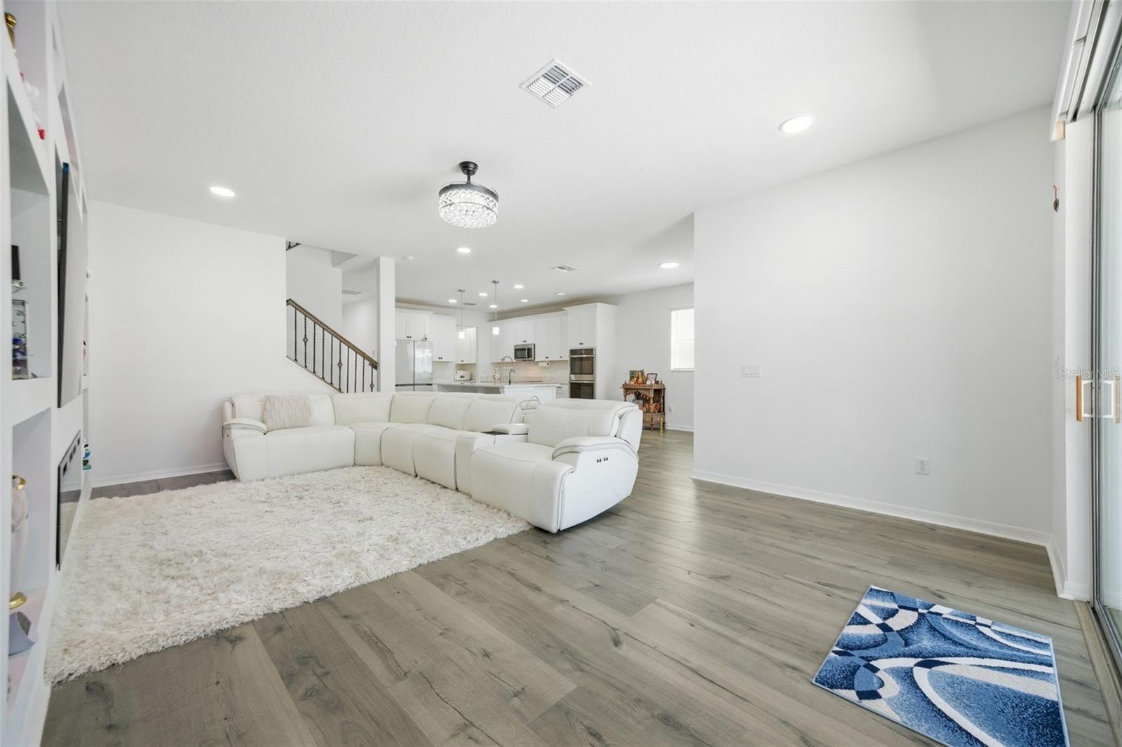 Listing photo id 21 for 7792 Notched Pine Bend