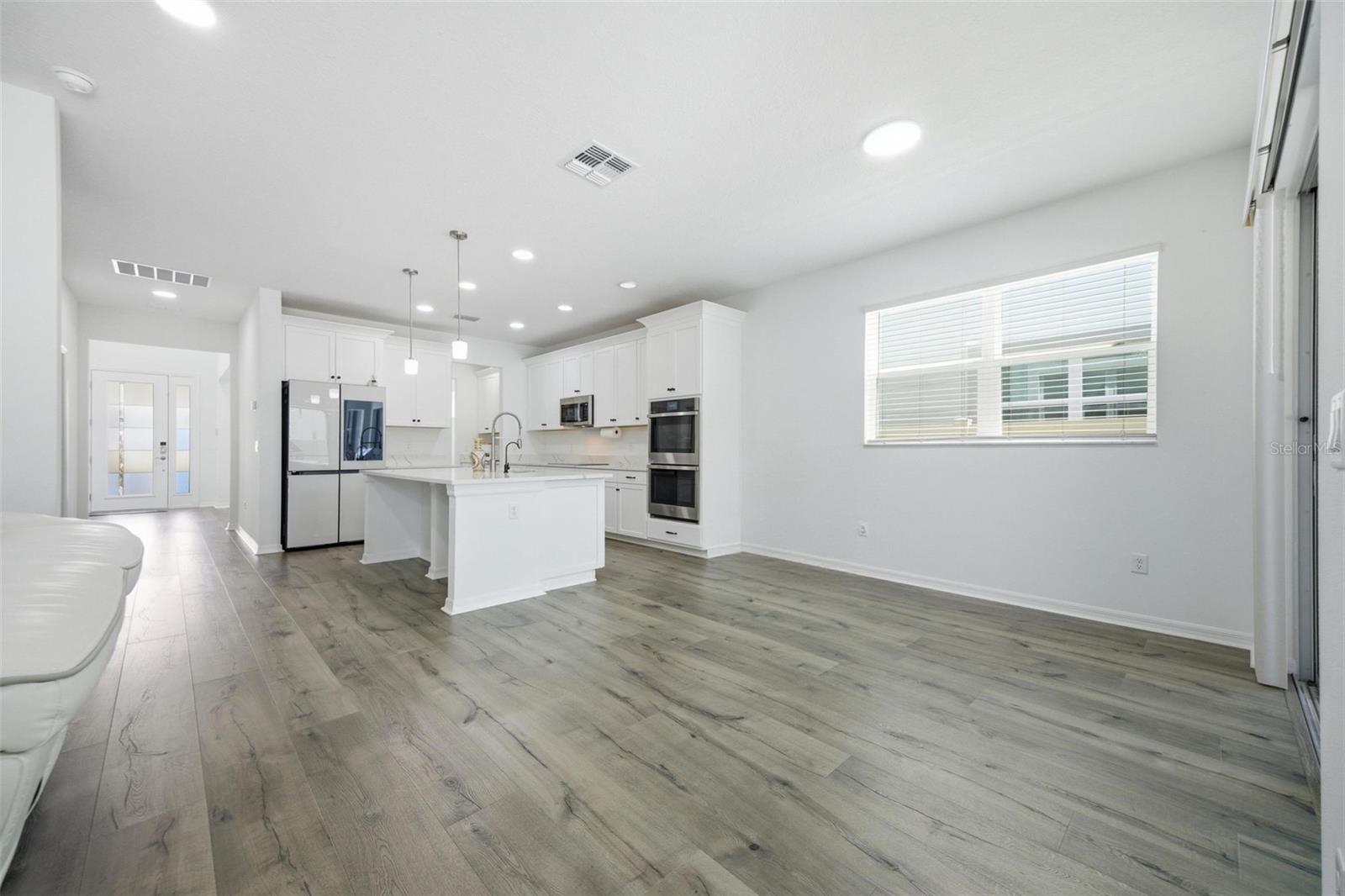 Listing photo id 22 for 7792 Notched Pine Bend