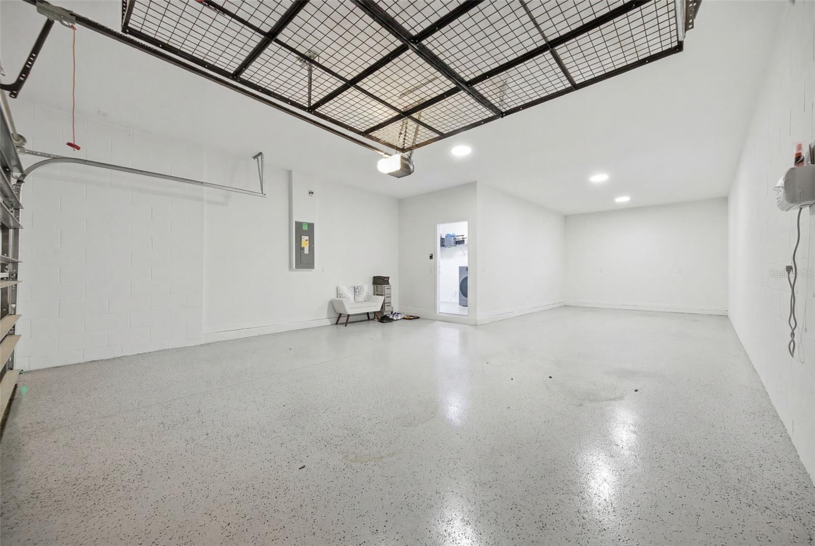 Listing photo id 31 for 7792 Notched Pine Bend