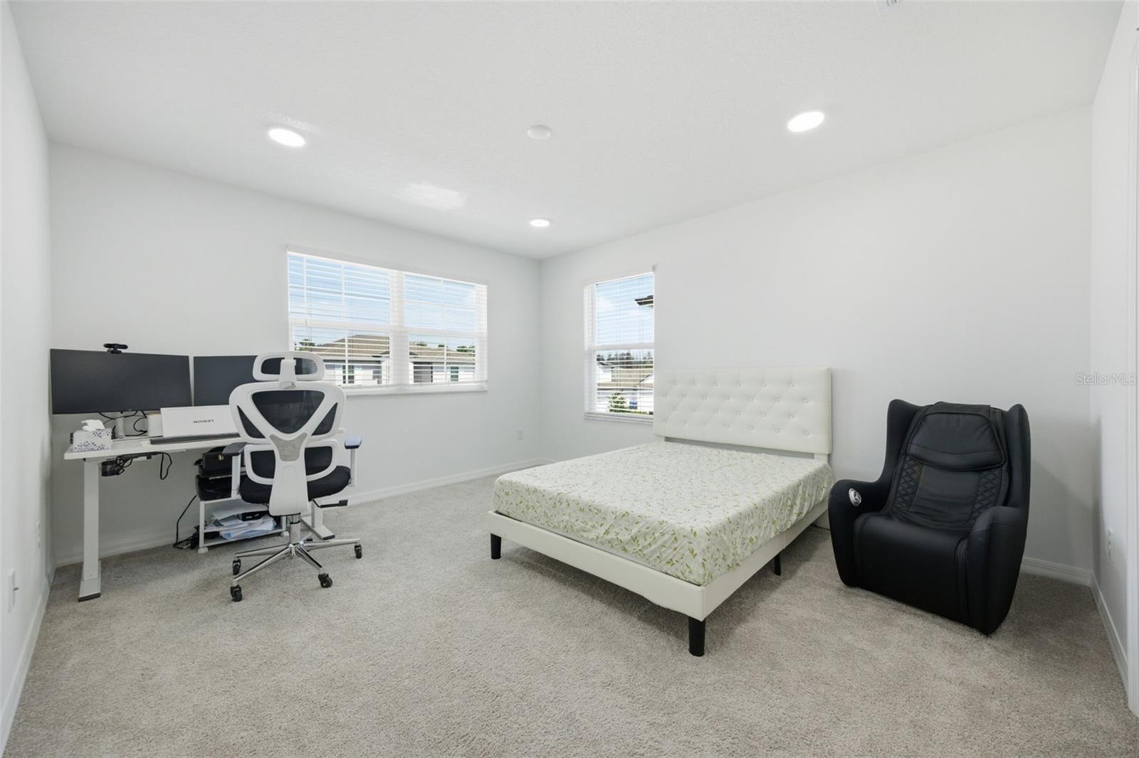 Listing photo id 37 for 7792 Notched Pine Bend