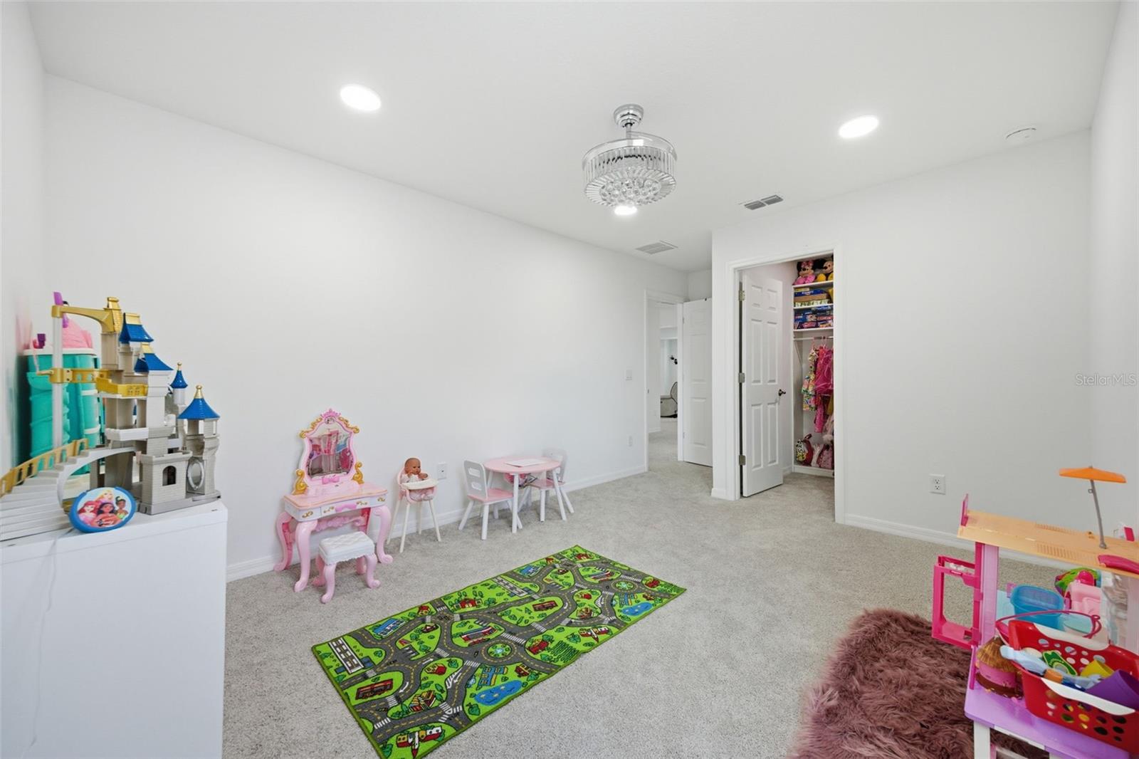 Listing photo id 41 for 7792 Notched Pine Bend