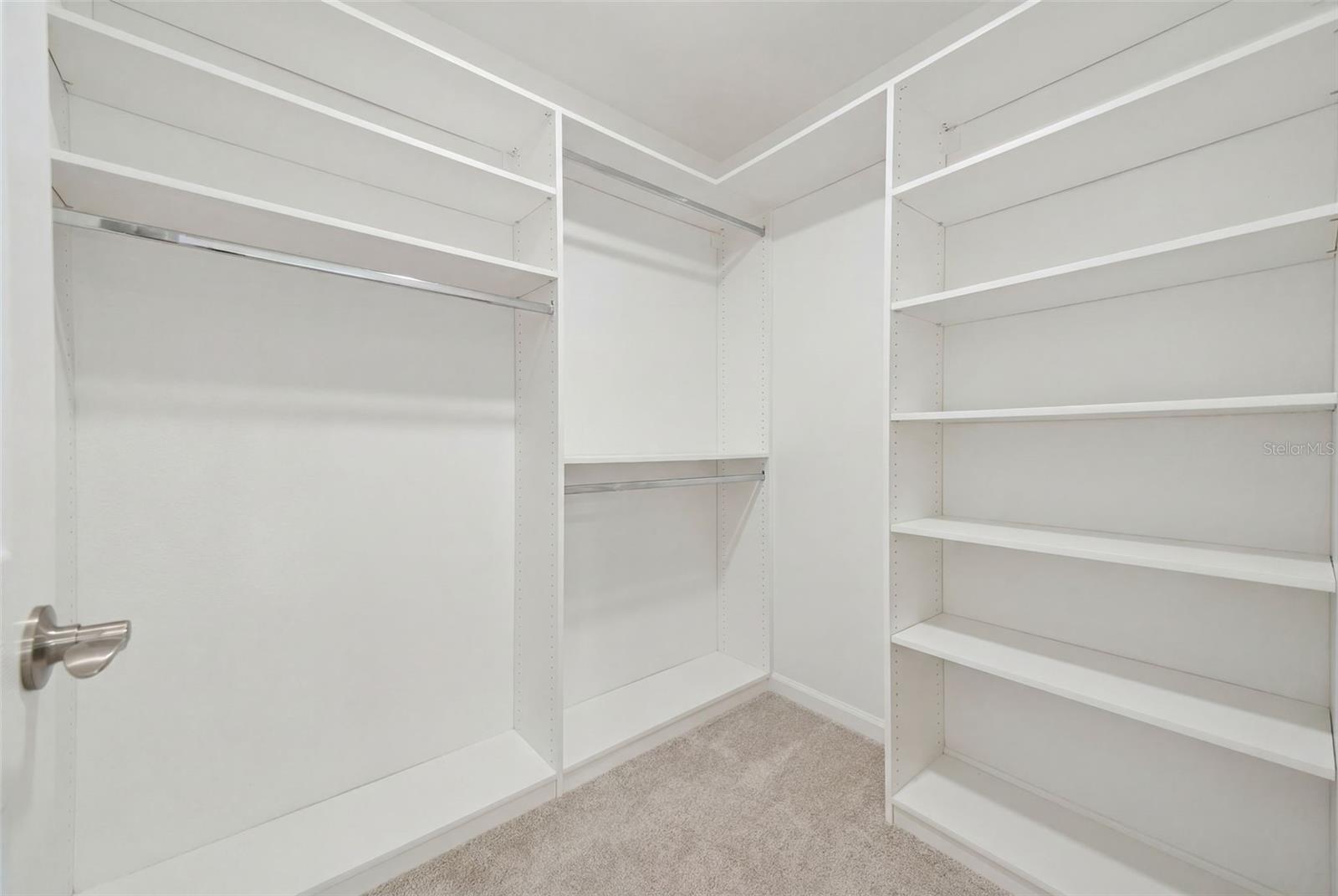 Listing photo id 42 for 7792 Notched Pine Bend