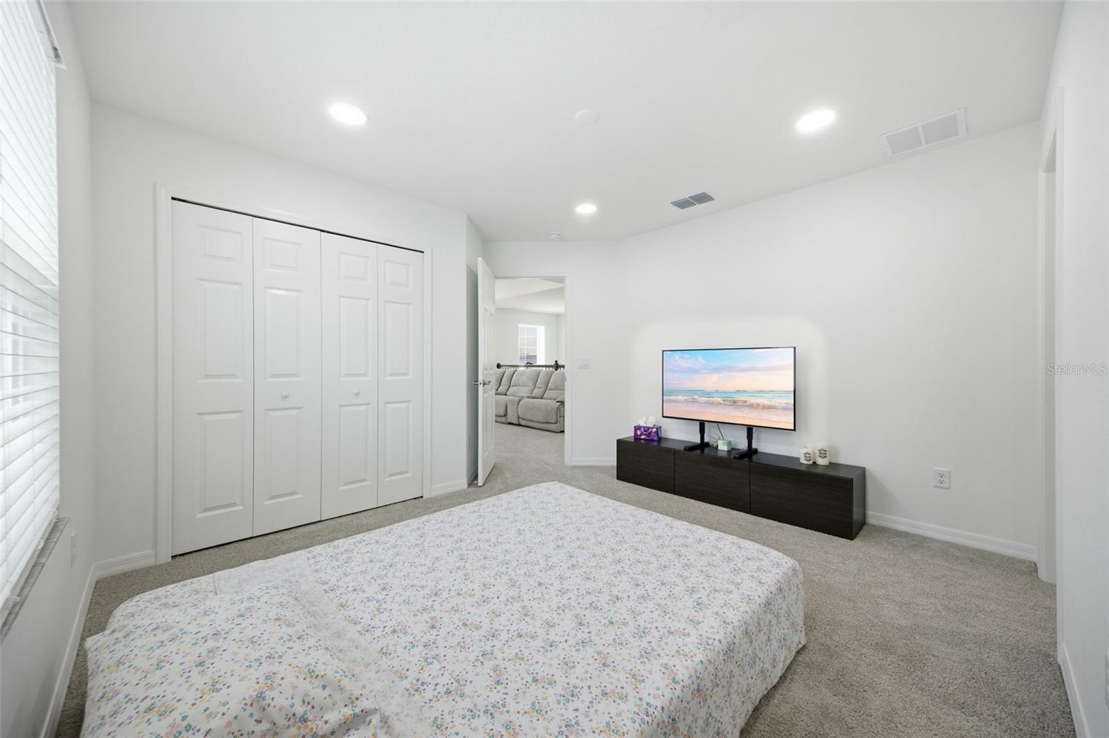 Listing photo id 46 for 7792 Notched Pine Bend