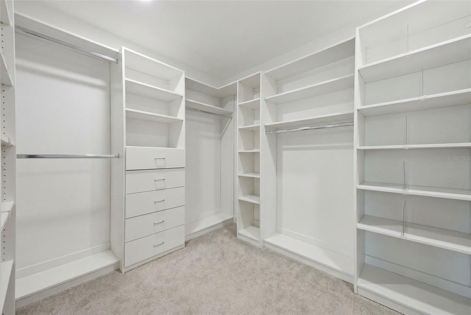 Listing photo id 52 for 7792 Notched Pine Bend