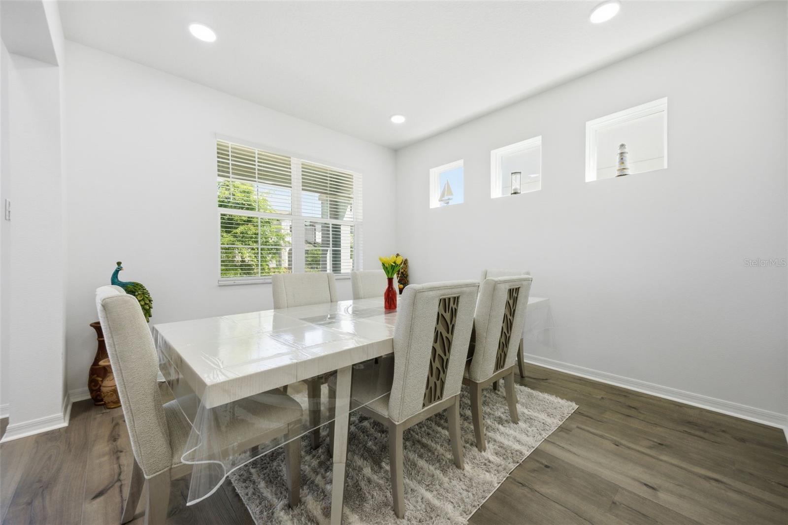 Listing photo id 7 for 7792 Notched Pine Bend