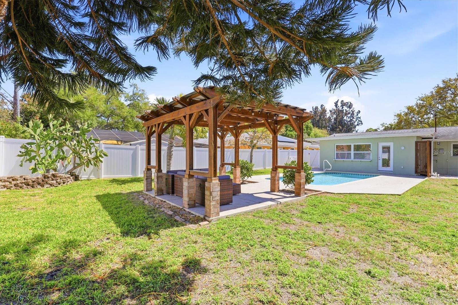 Image 10 of 37 For 1022 Sunnydale Drive