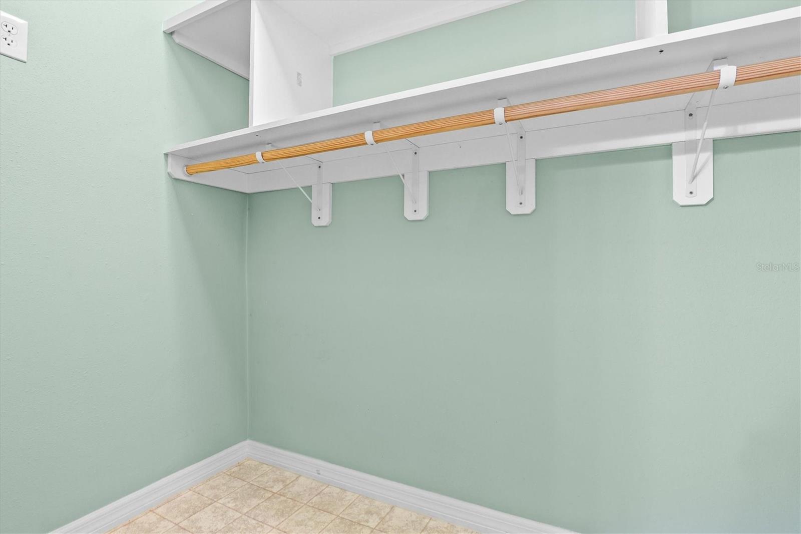 Image 22 of 37 For 1022 Sunnydale Drive