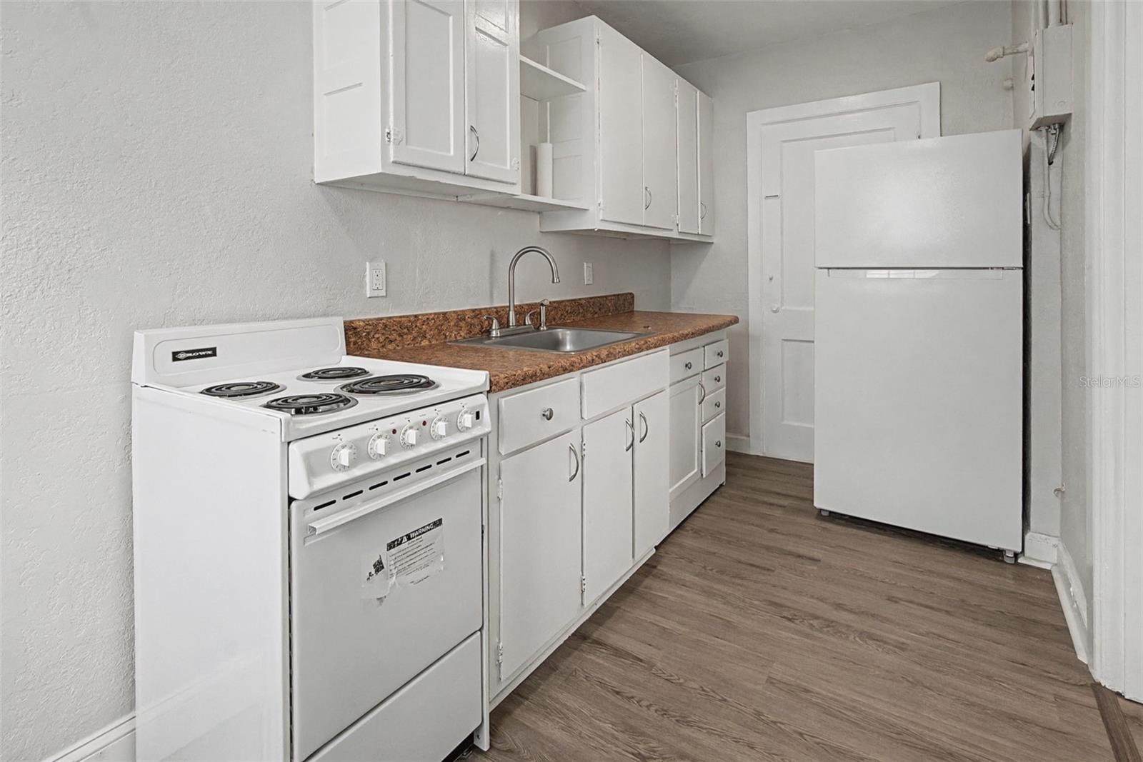 Image 8 of 17 For 517 Columbia Drive 20