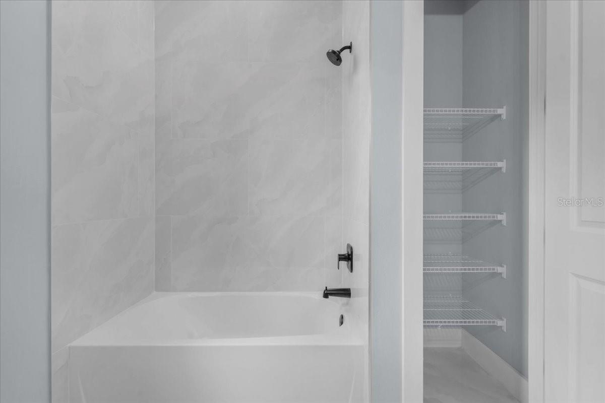 Image 22 of 43 For 1926 Tryon Court