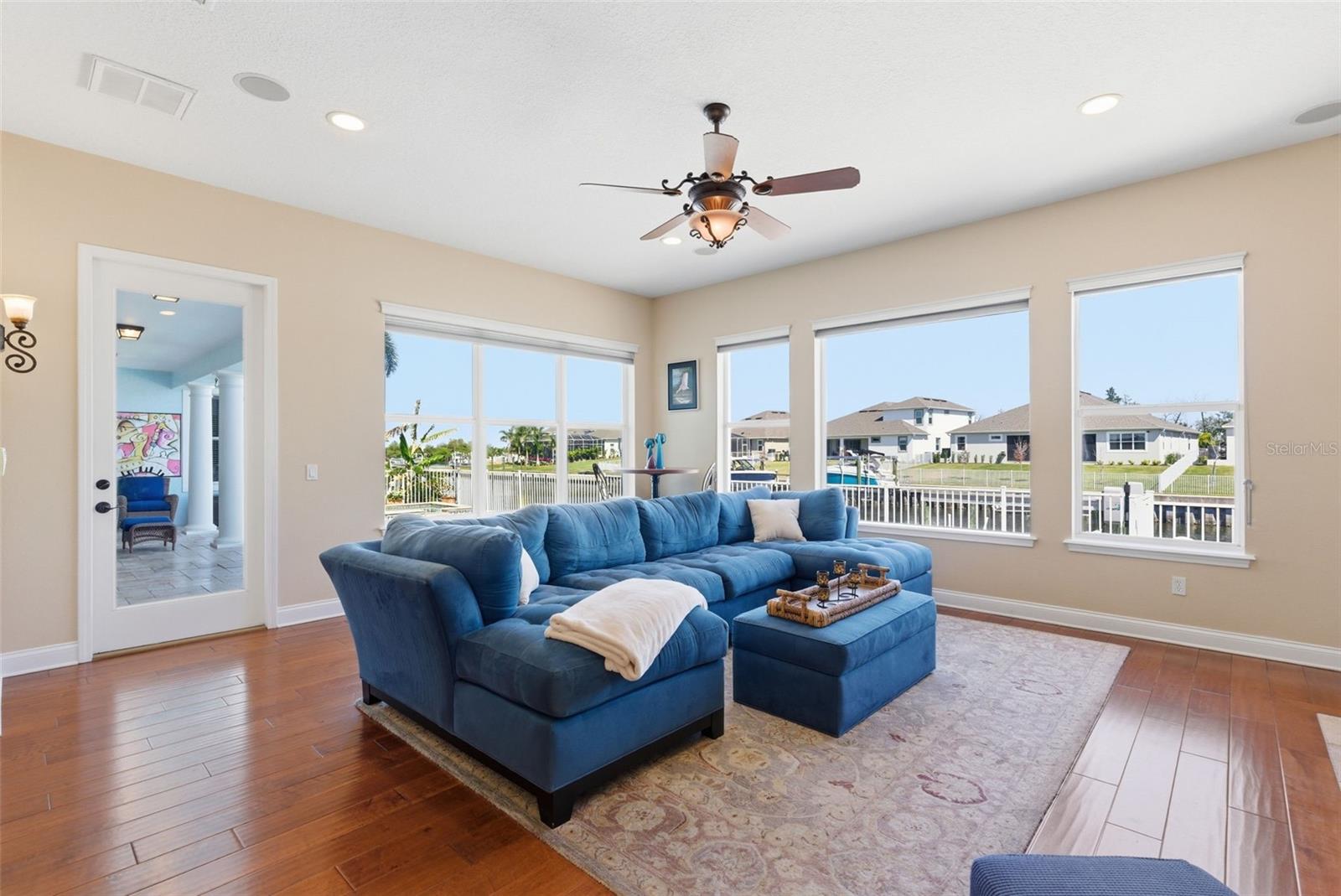 Image 26 of 92 For 715 Islebay Drive