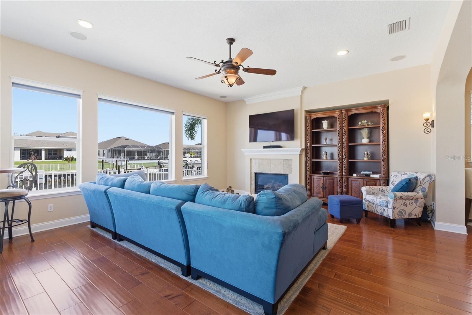 Image 27 of 92 For 715 Islebay Drive