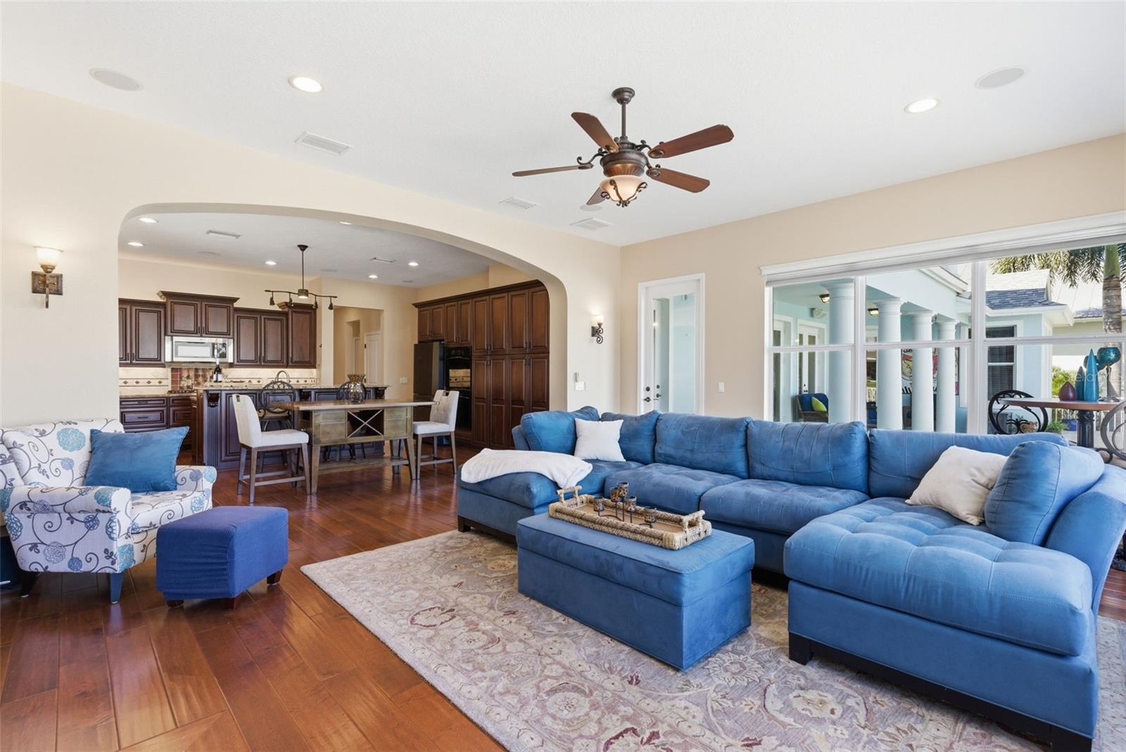 Image 28 of 92 For 715 Islebay Drive