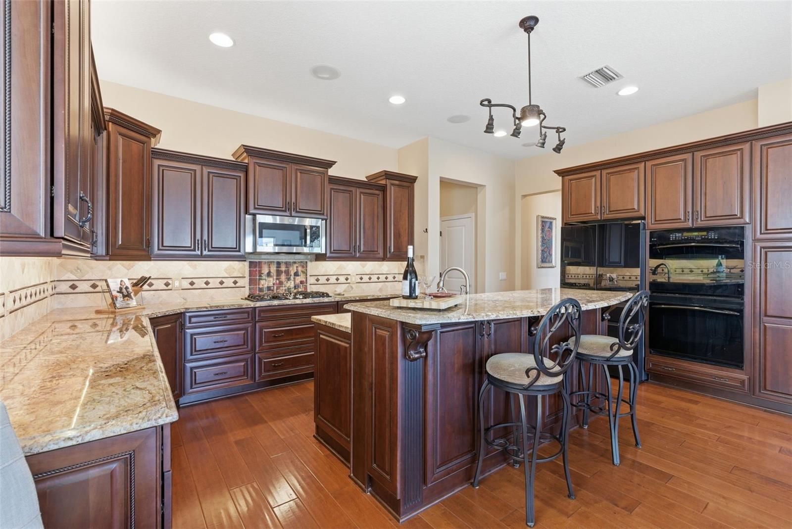 Image 30 of 92 For 715 Islebay Drive