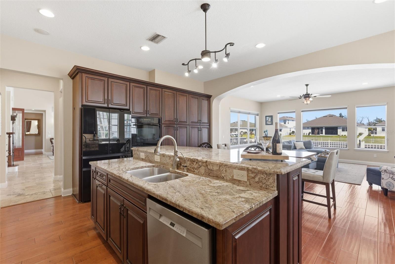 Image 31 of 92 For 715 Islebay Drive