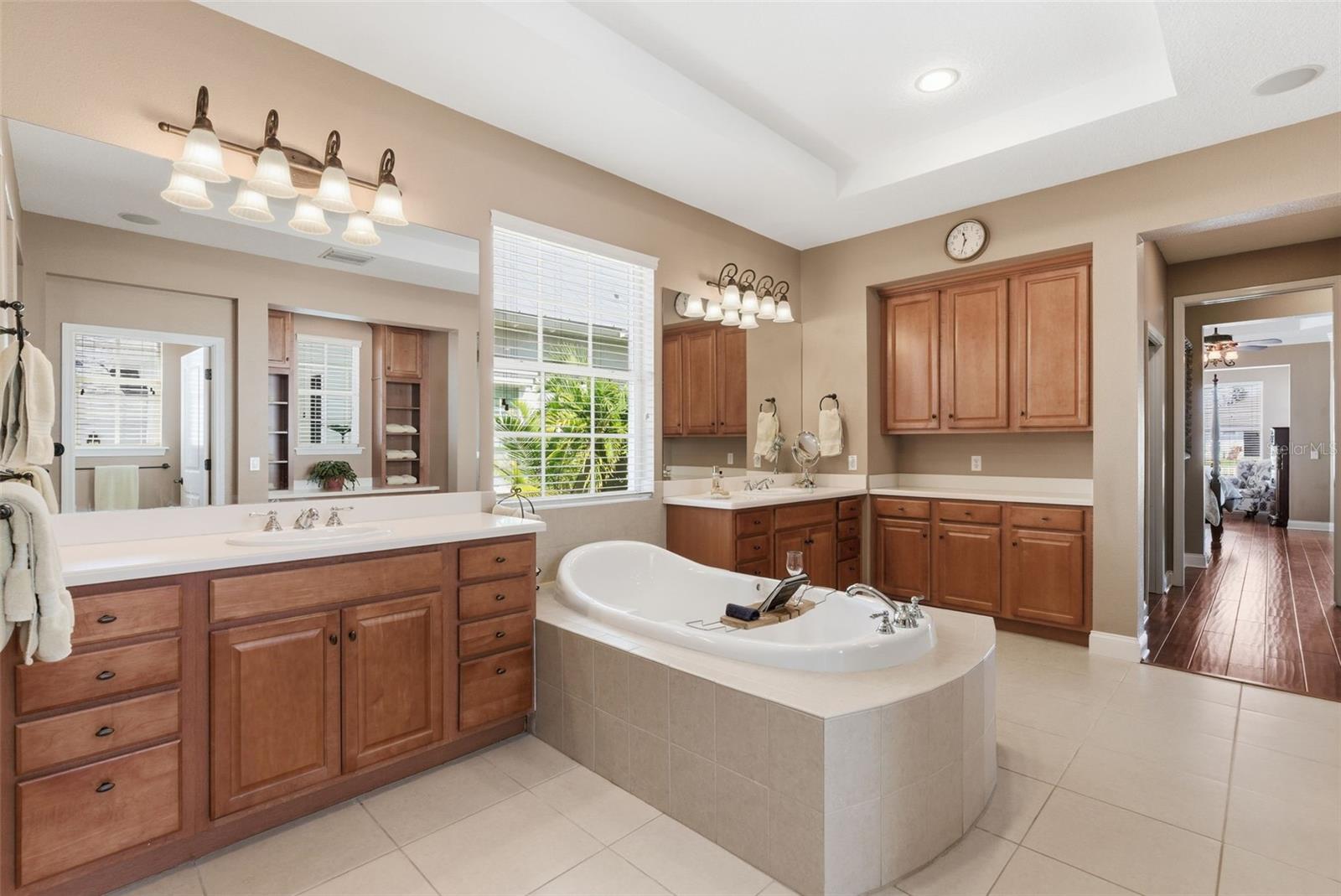 Image 44 of 92 For 715 Islebay Drive