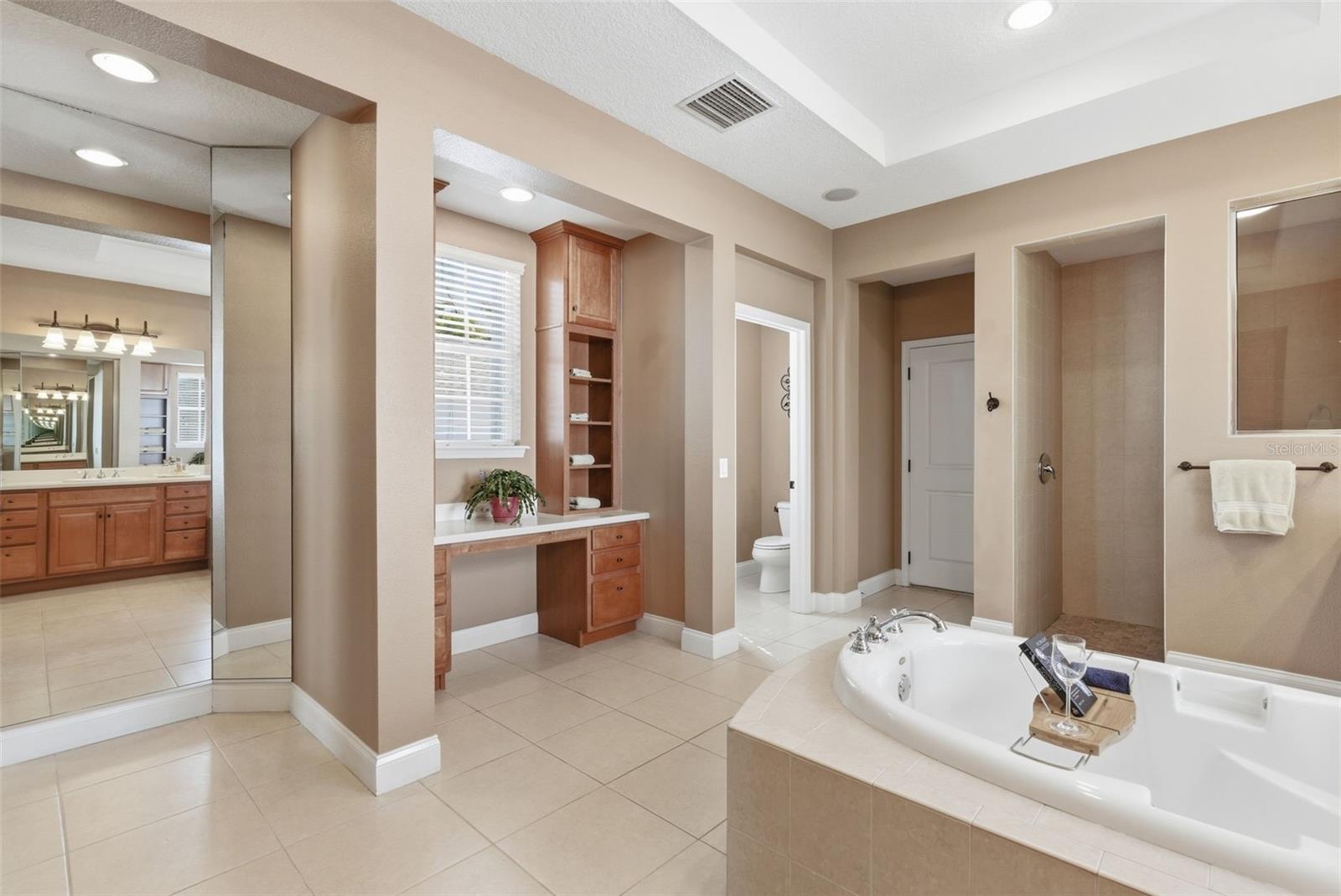 Image 45 of 92 For 715 Islebay Drive