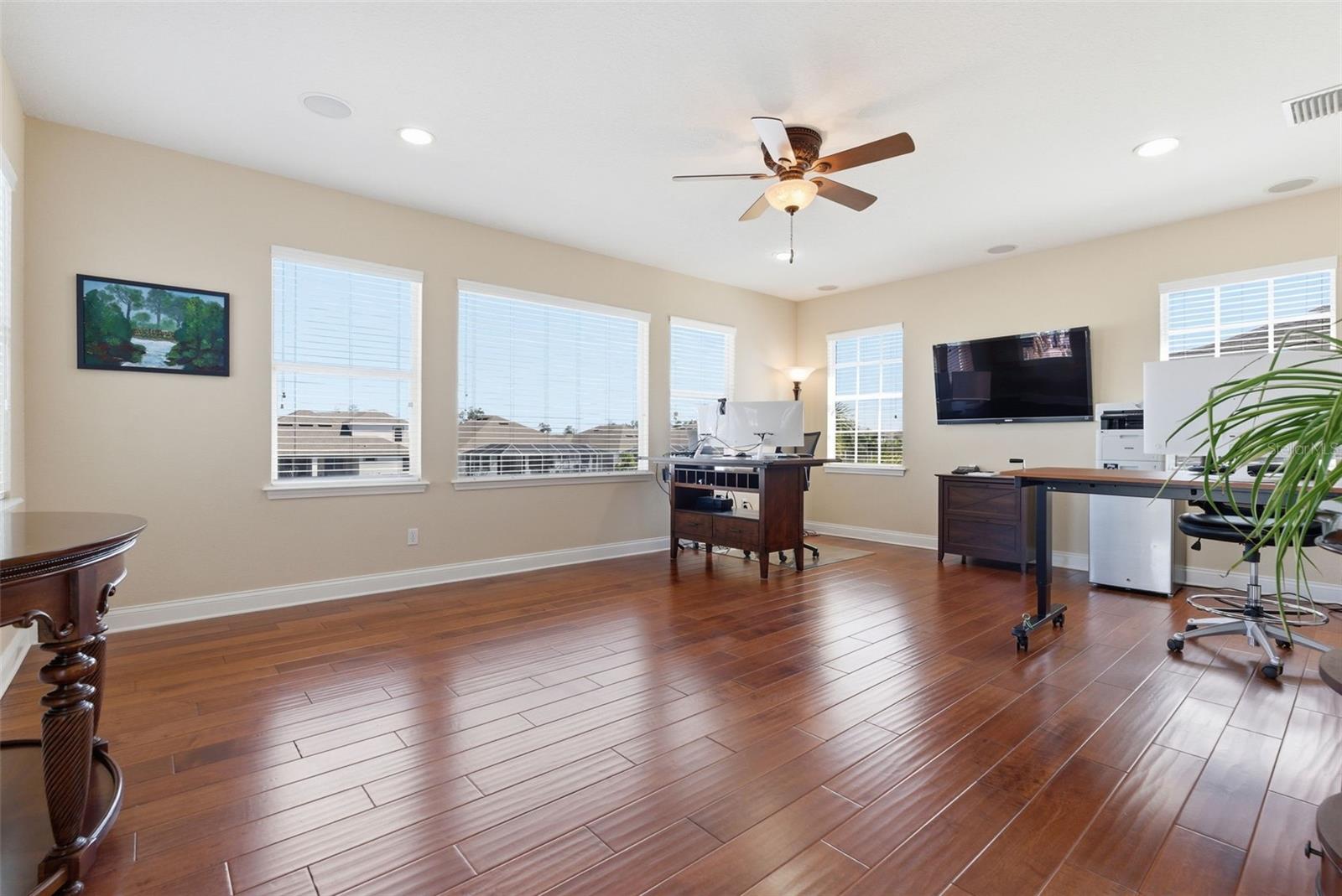 Image 50 of 92 For 715 Islebay Drive