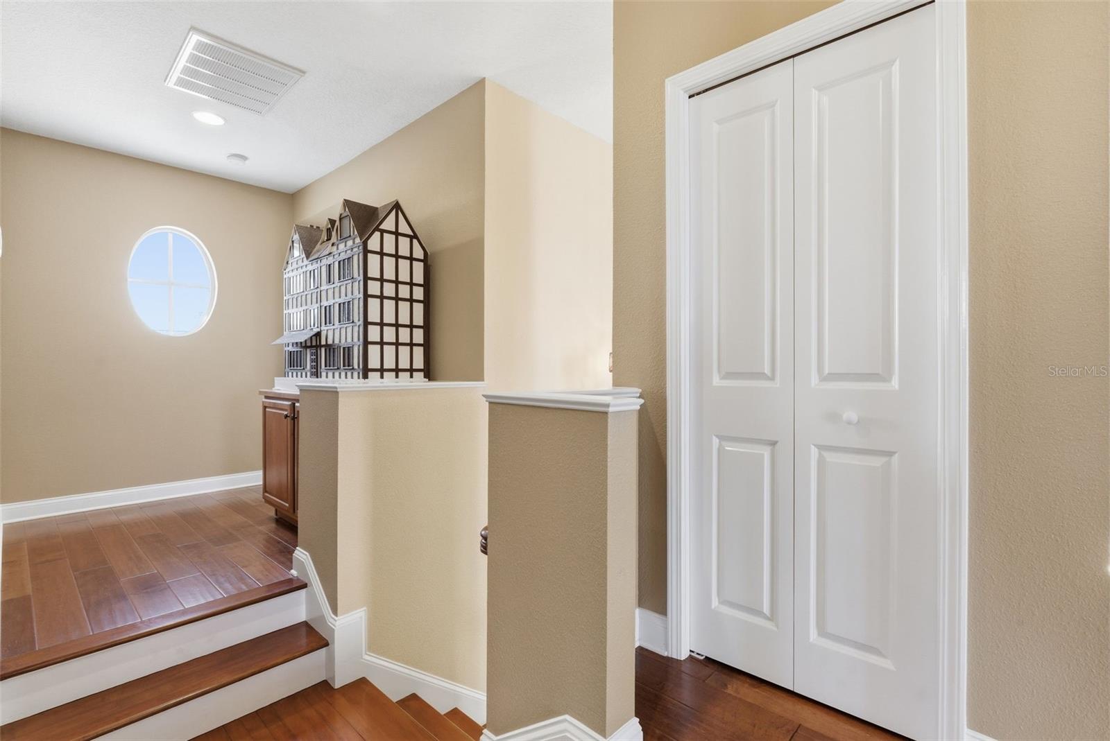 Image 54 of 92 For 715 Islebay Drive