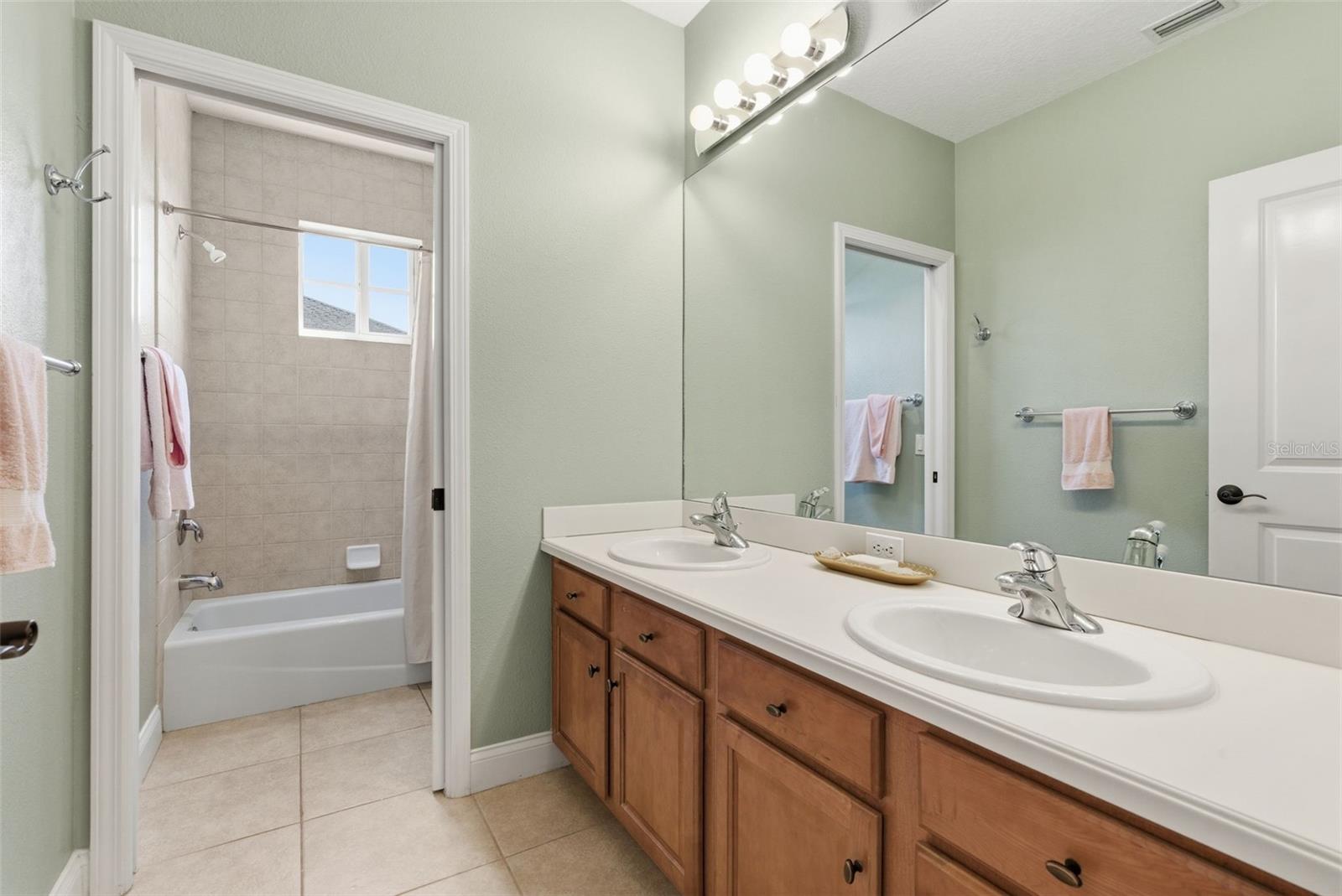 Image 59 of 92 For 715 Islebay Drive