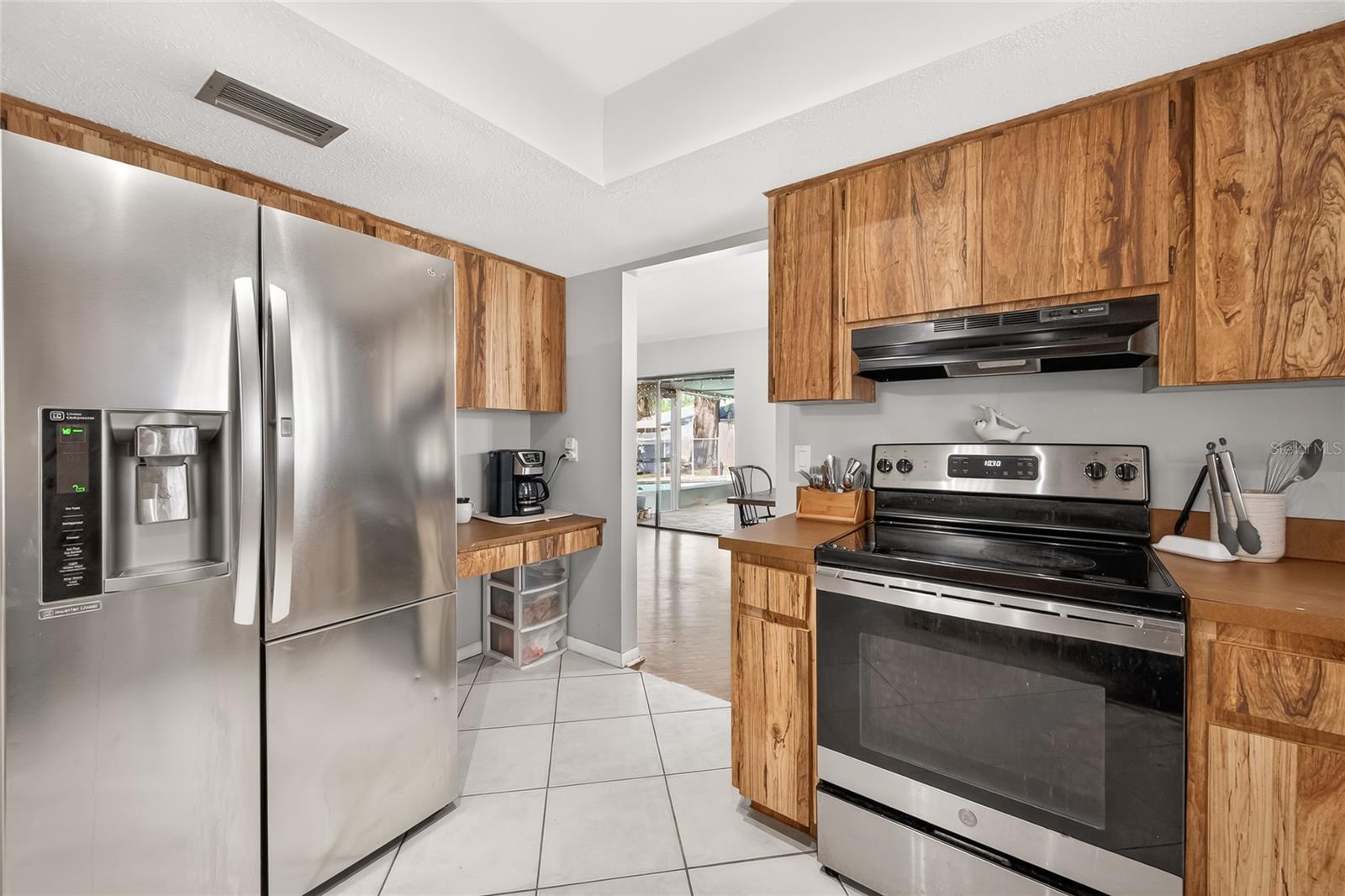 Listing photo id 8 for 18322 Swan Lake Drive