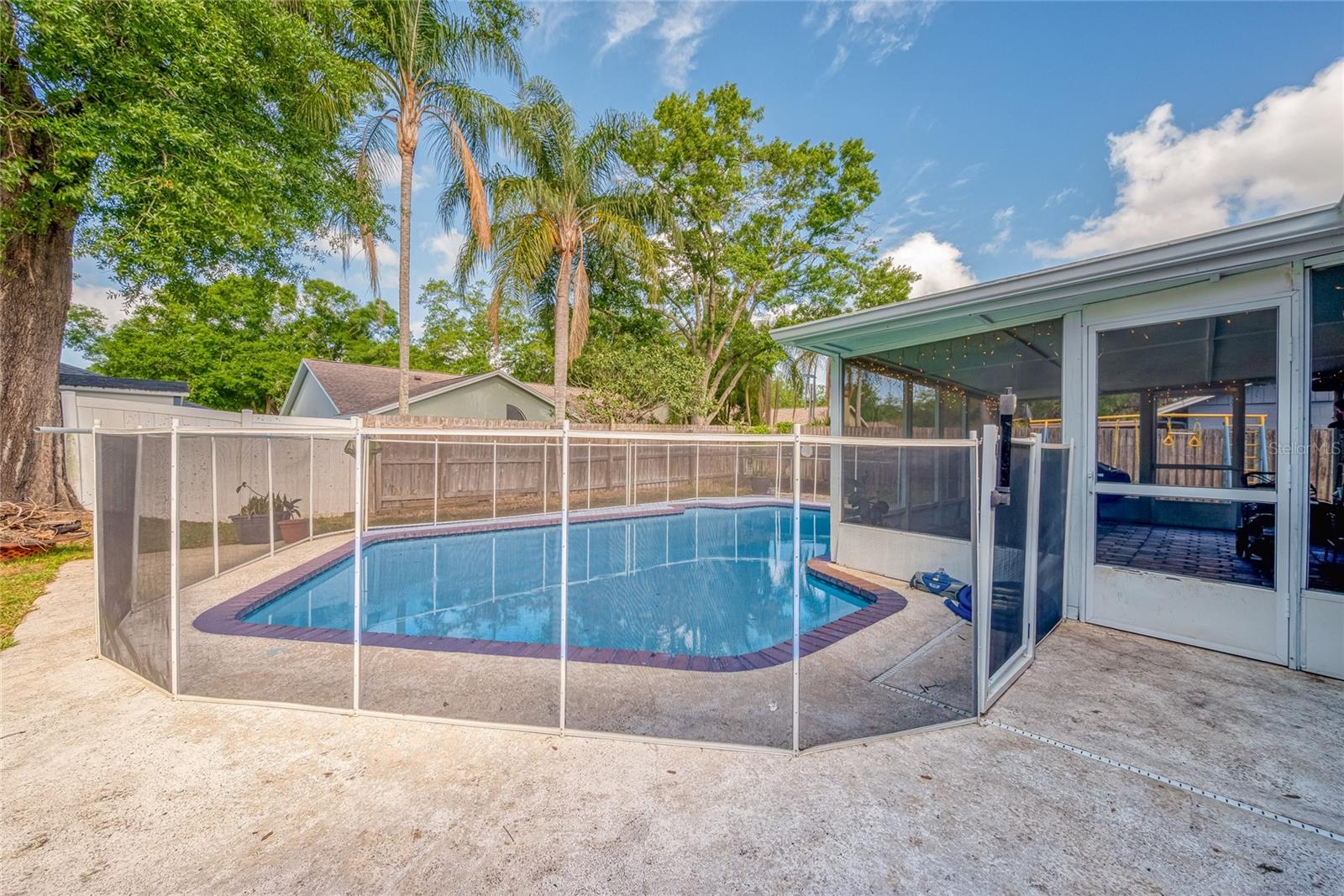 Listing photo id 20 for 18322 Swan Lake Drive