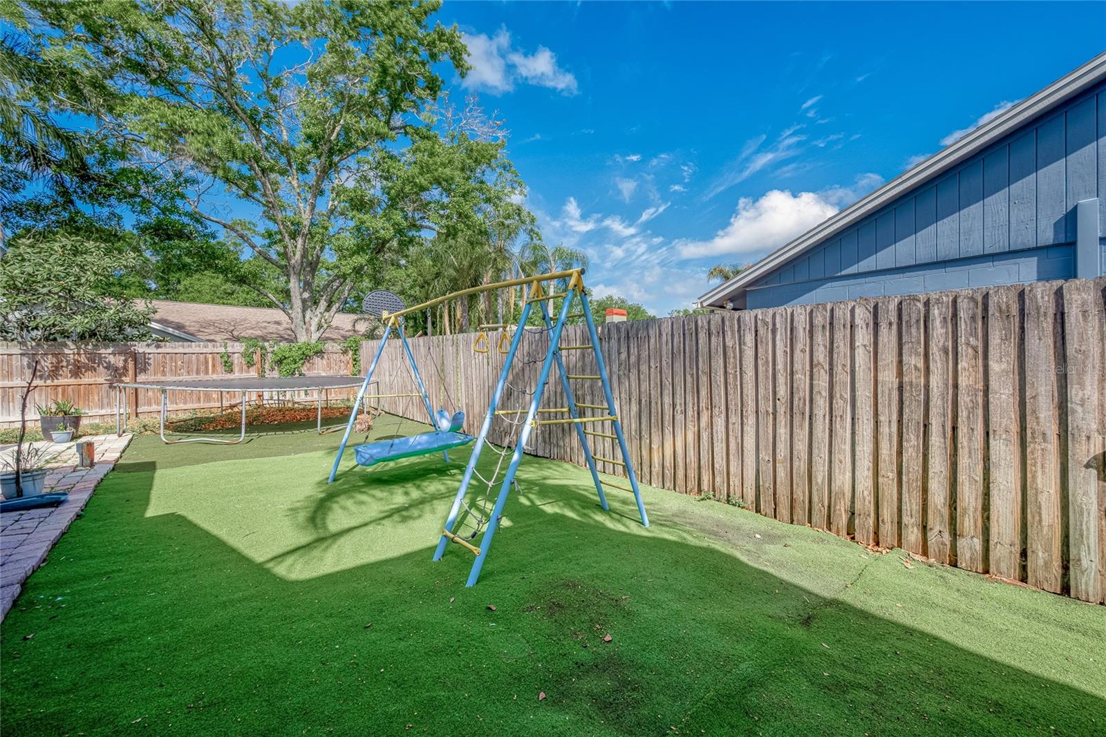 Listing photo id 22 for 18322 Swan Lake Drive