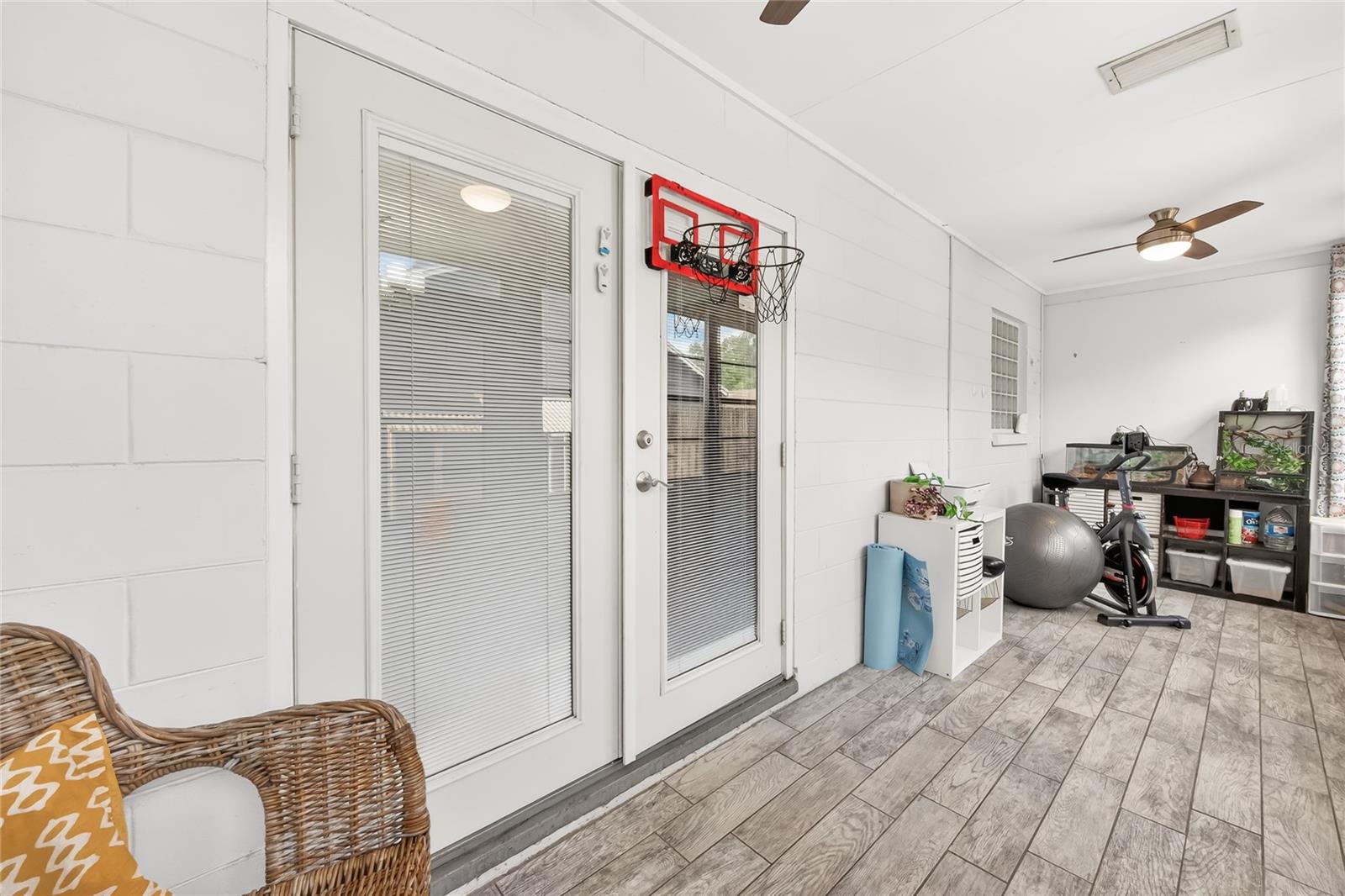 Listing photo id 5 for 18322 Swan Lake Drive