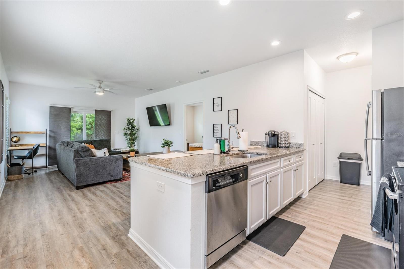 Image 12 of 42 For 2604 Highland Avenue A