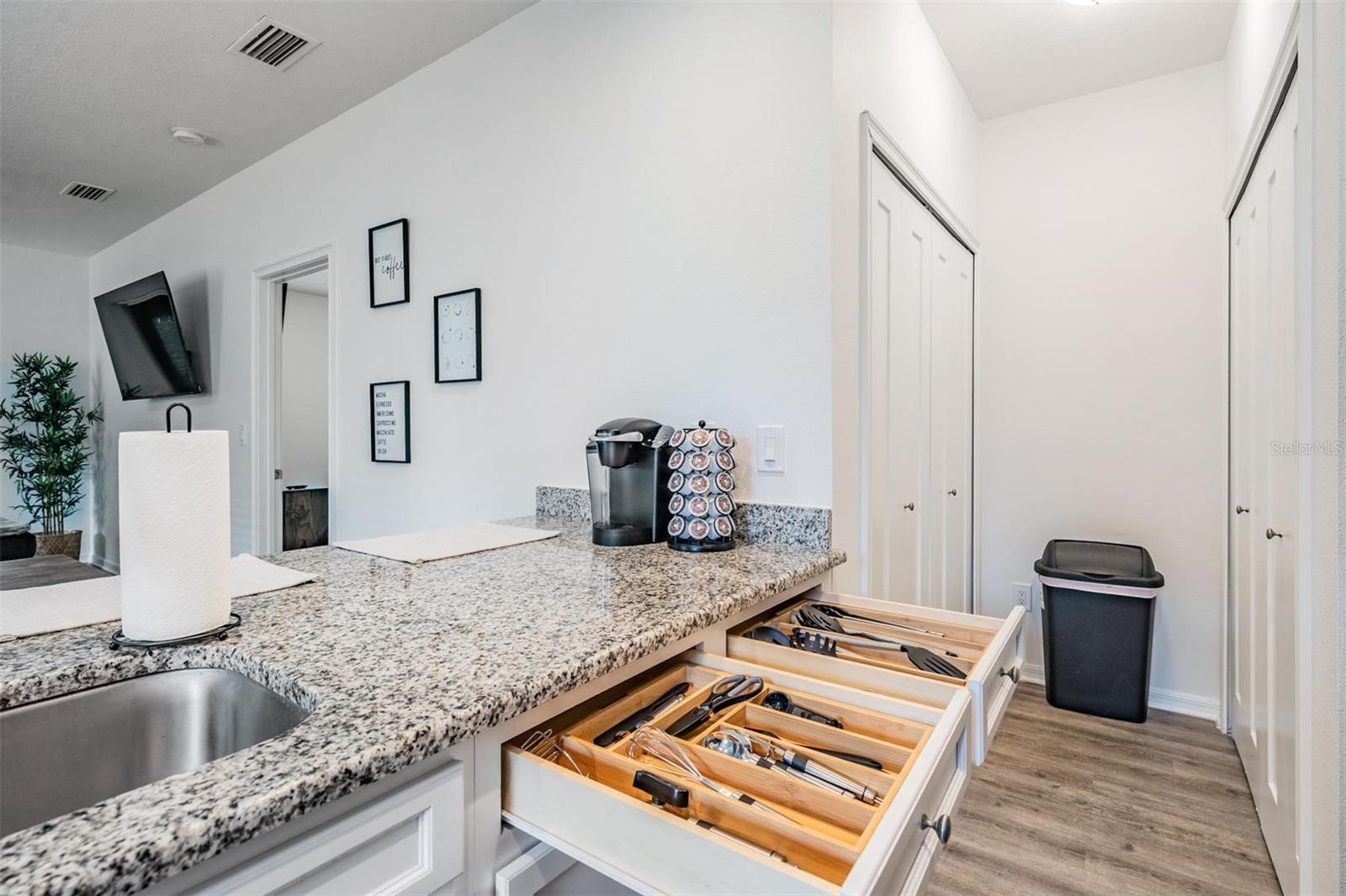 Image 17 of 42 For 2604 Highland Avenue A