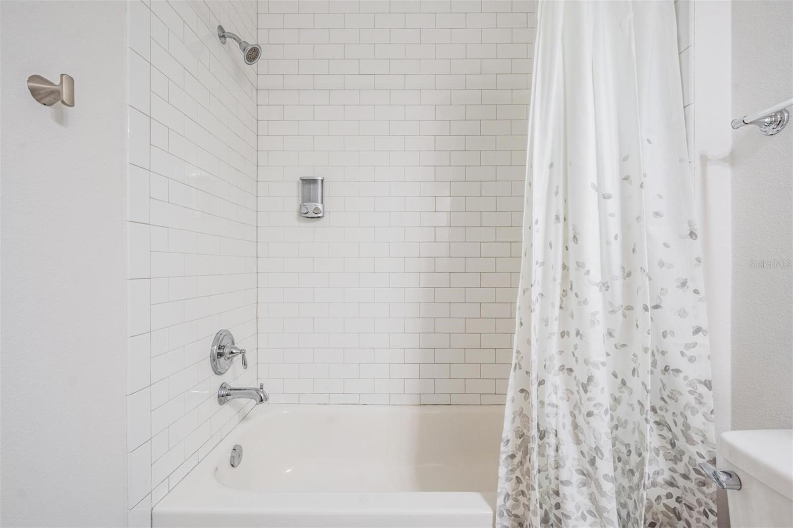 Image 25 of 42 For 2604 Highland Avenue A